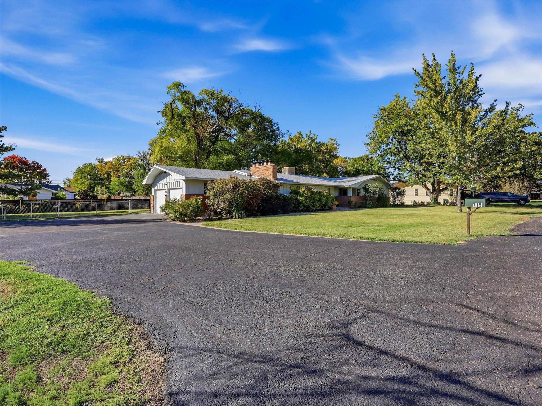 715 Daniel Drive Property Photo 2