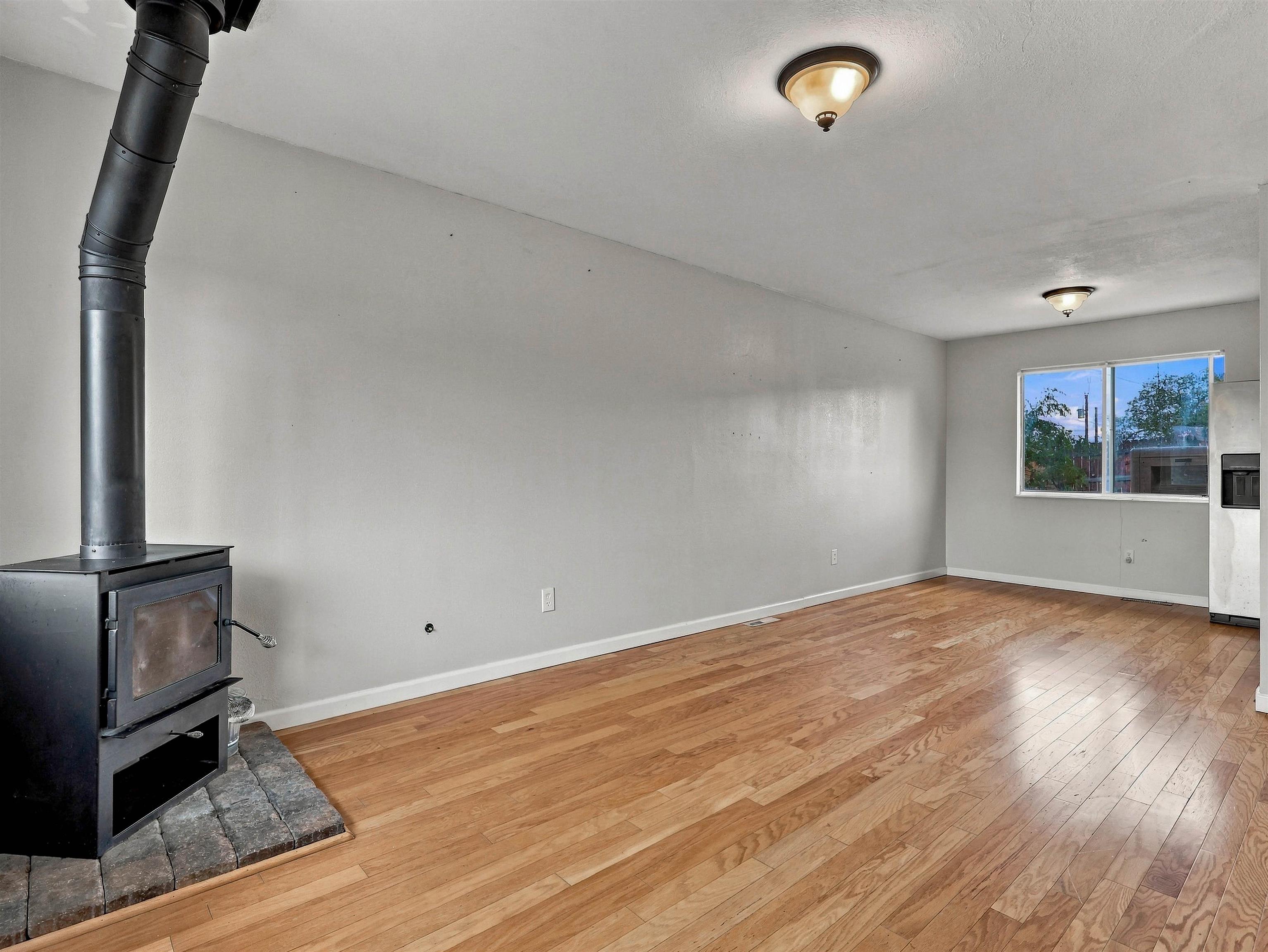 246 Middle Street Property Photo 5