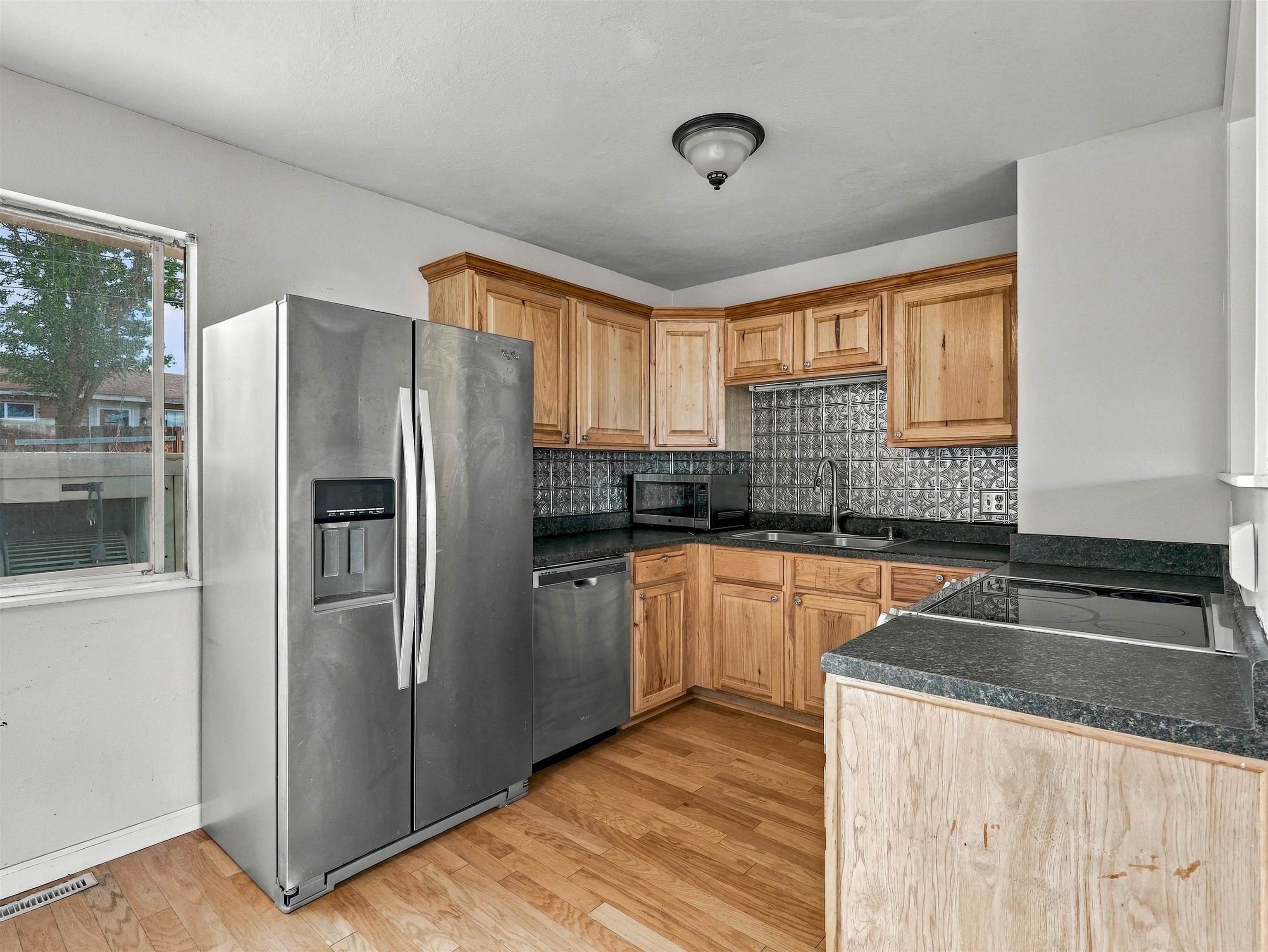246 Middle Street Property Photo 6