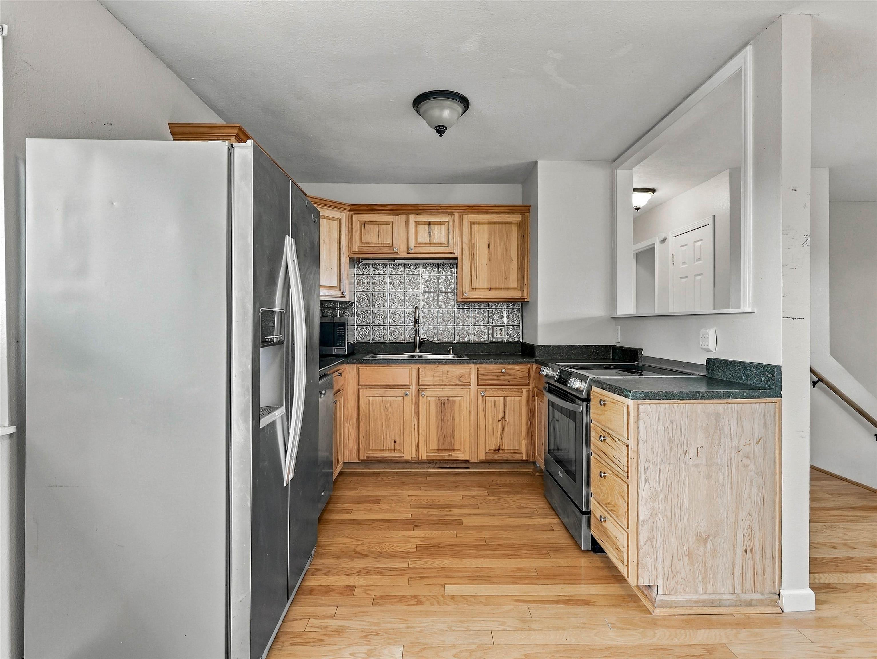 246 Middle Street Property Photo 7