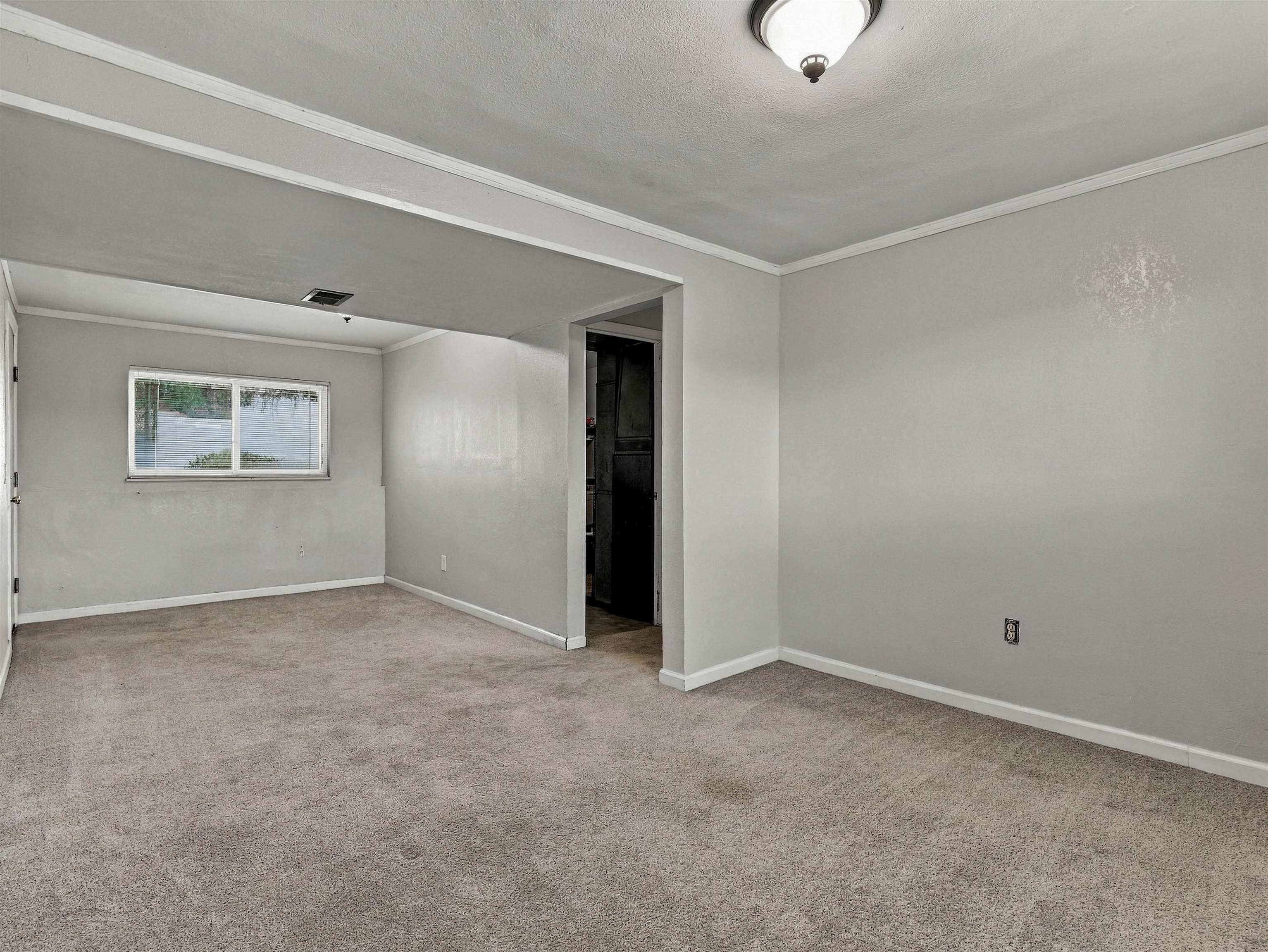 246 Middle Street Property Photo 16