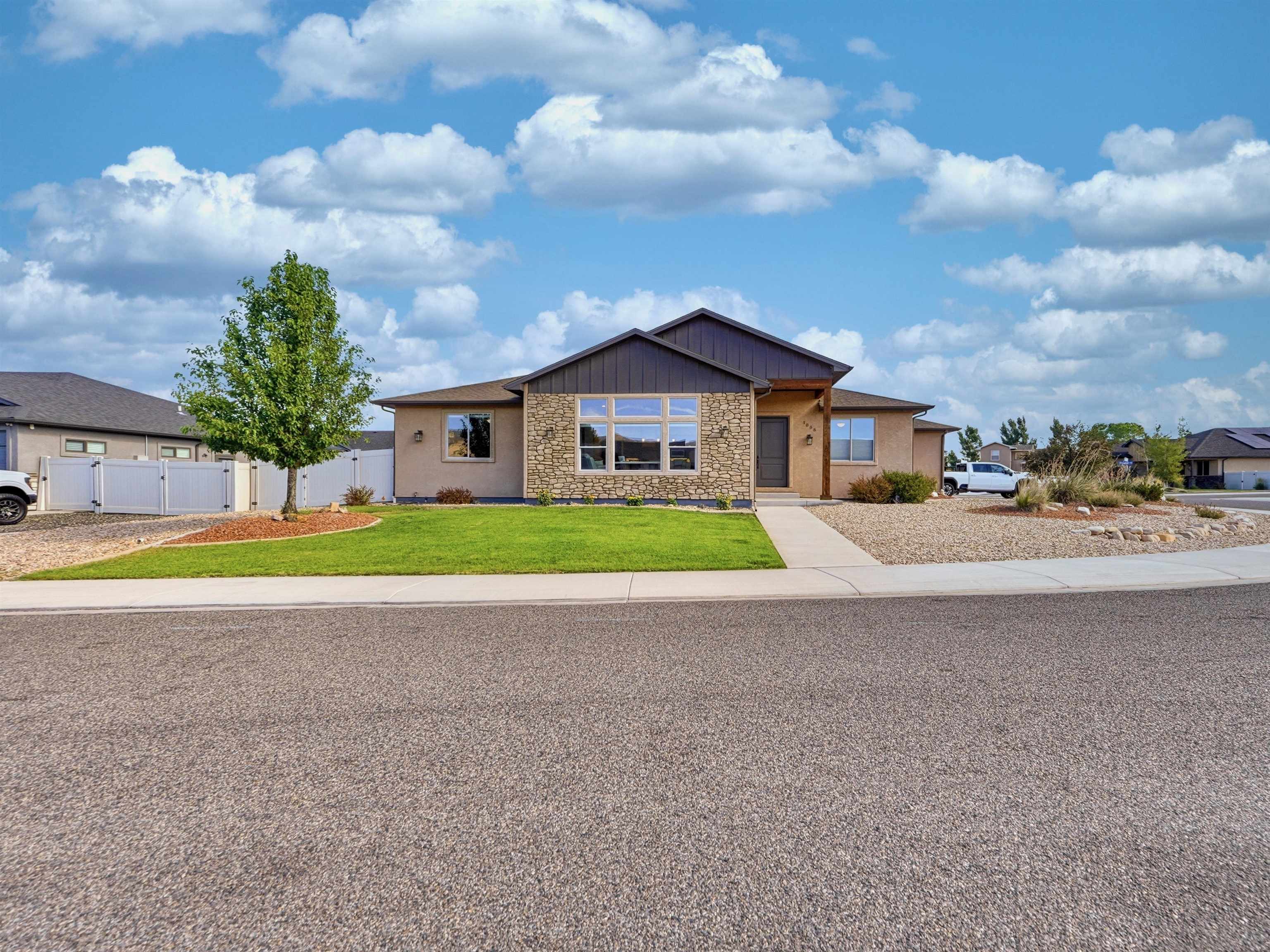 1055 Red Sky Road Property Photo 2