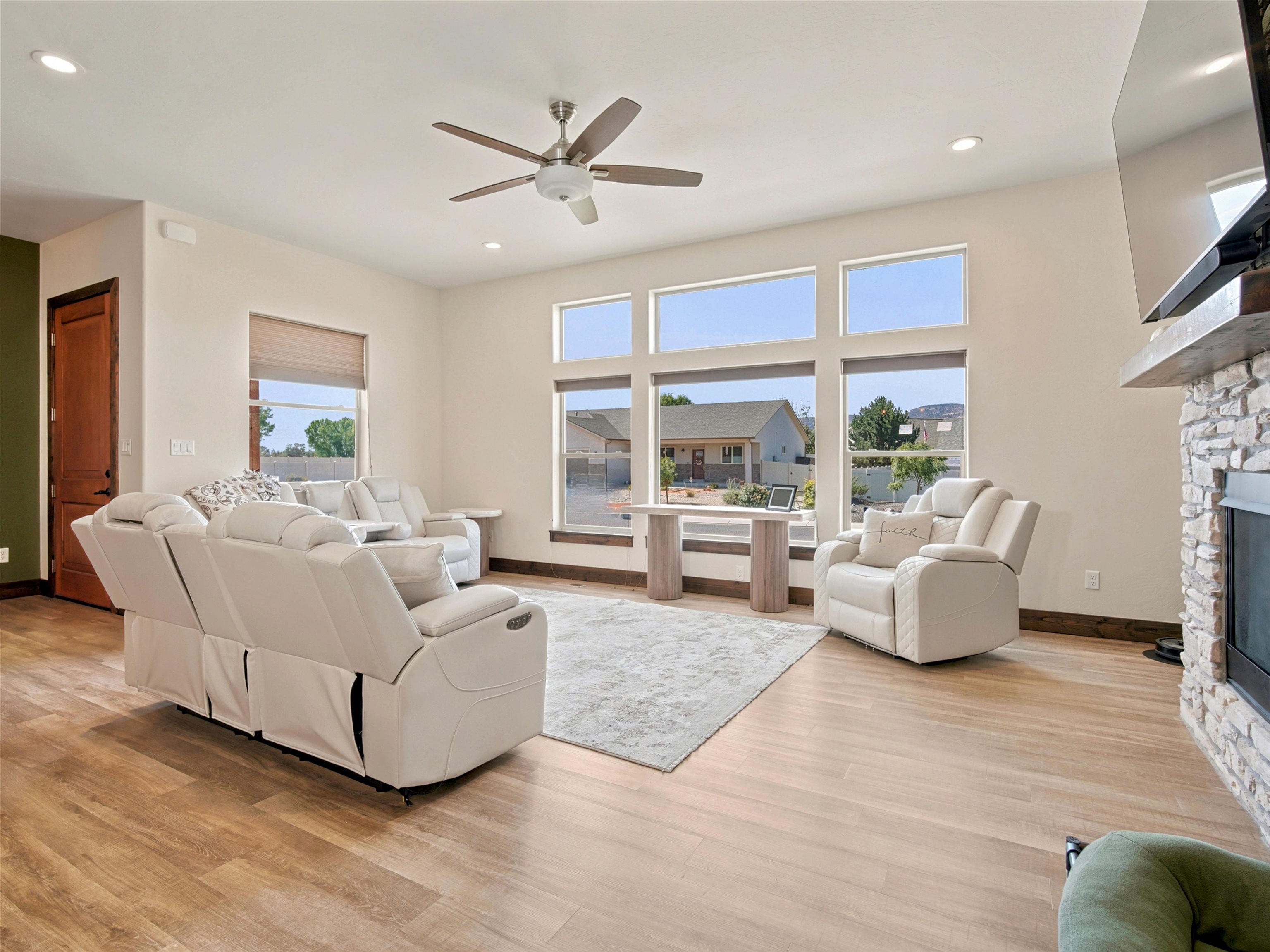 1055 Red Sky Road Property Photo 7