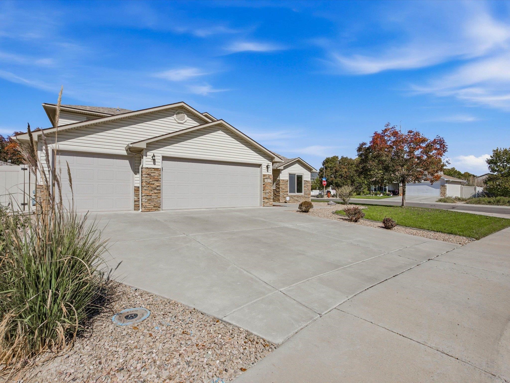 101 Altimont Court Property Photo 2
