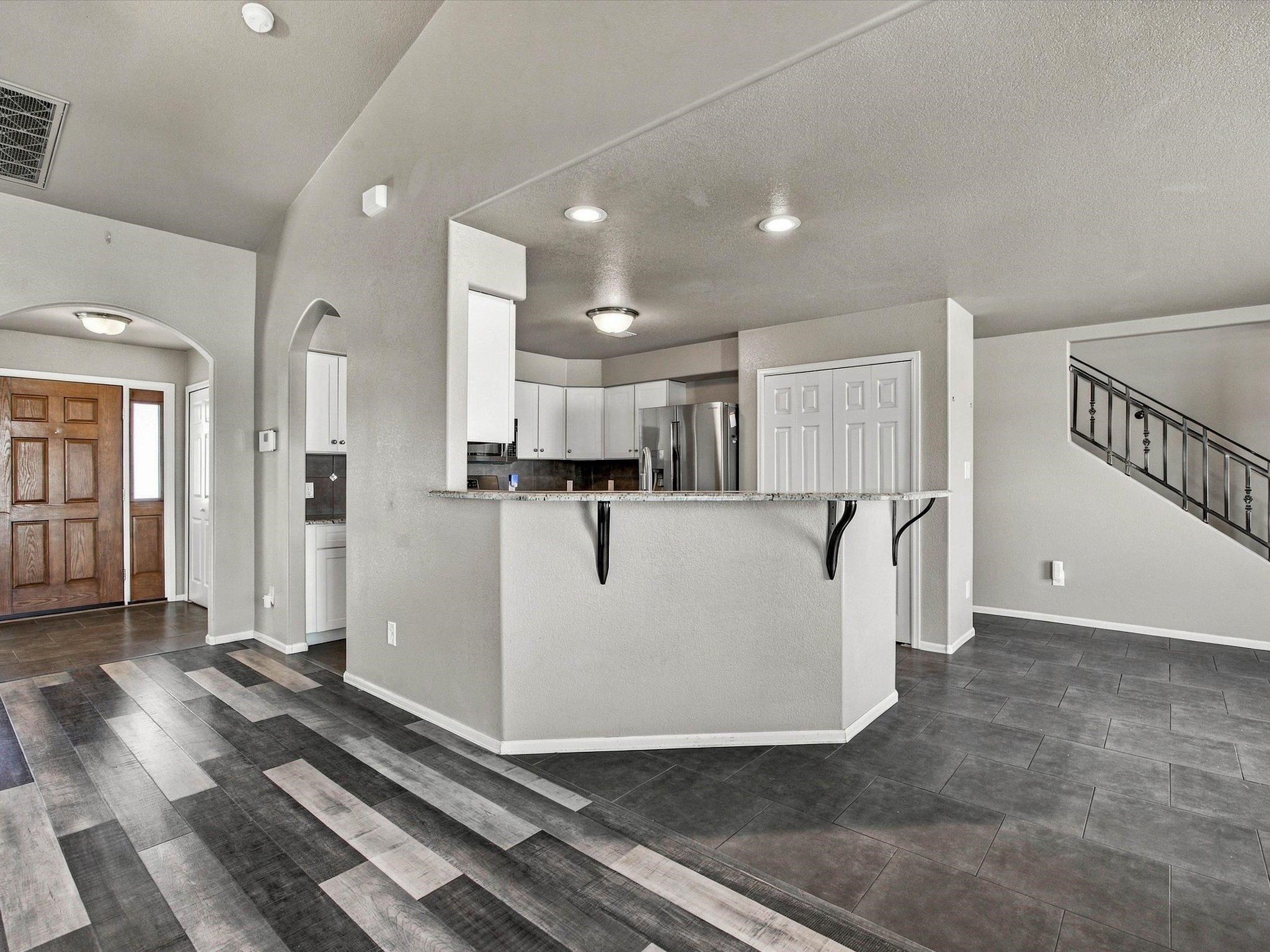 101 Altimont Court Property Photo 8