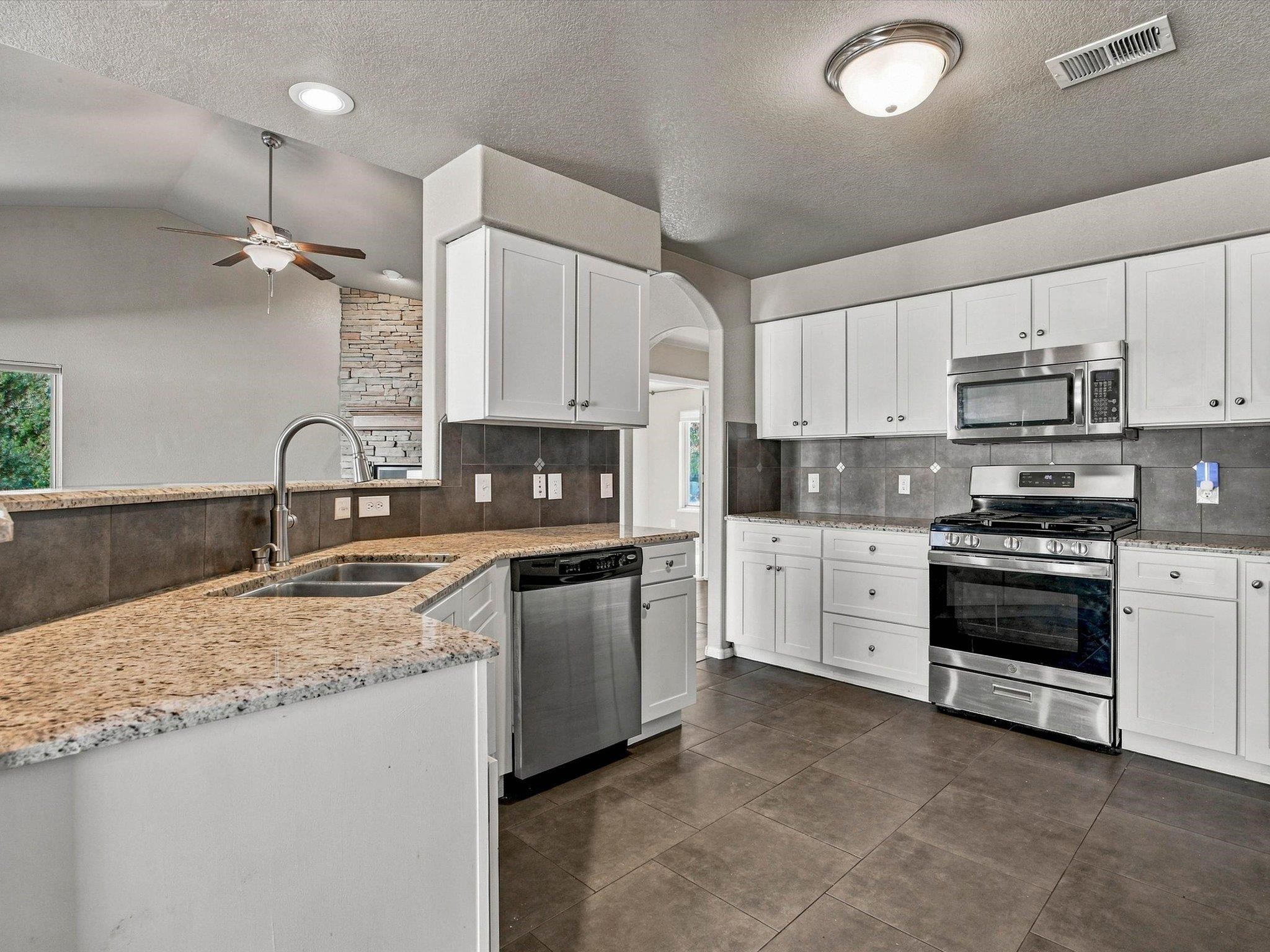 101 Altimont Court Property Photo 10