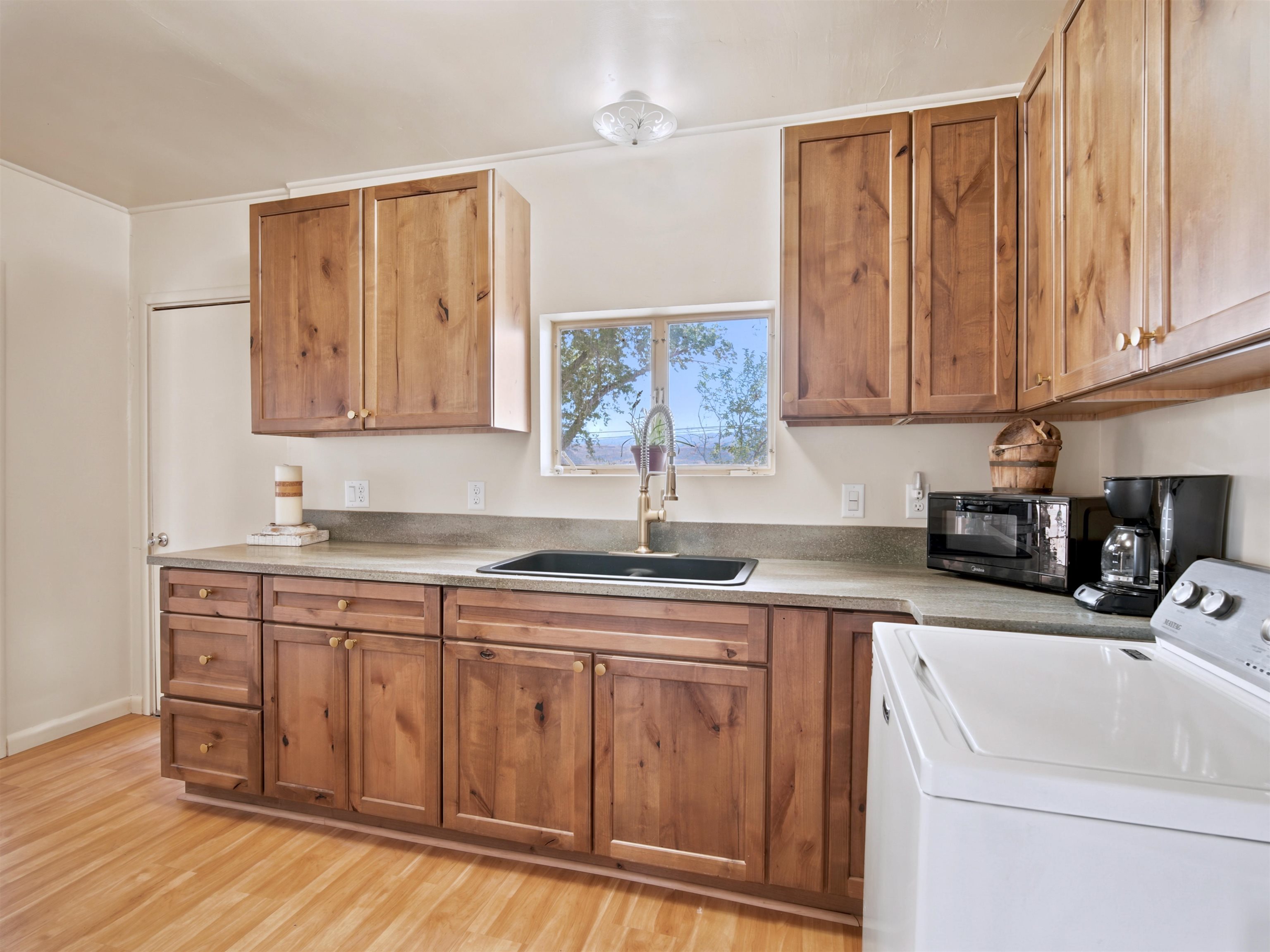 2781 Webster Road Property Photo 8