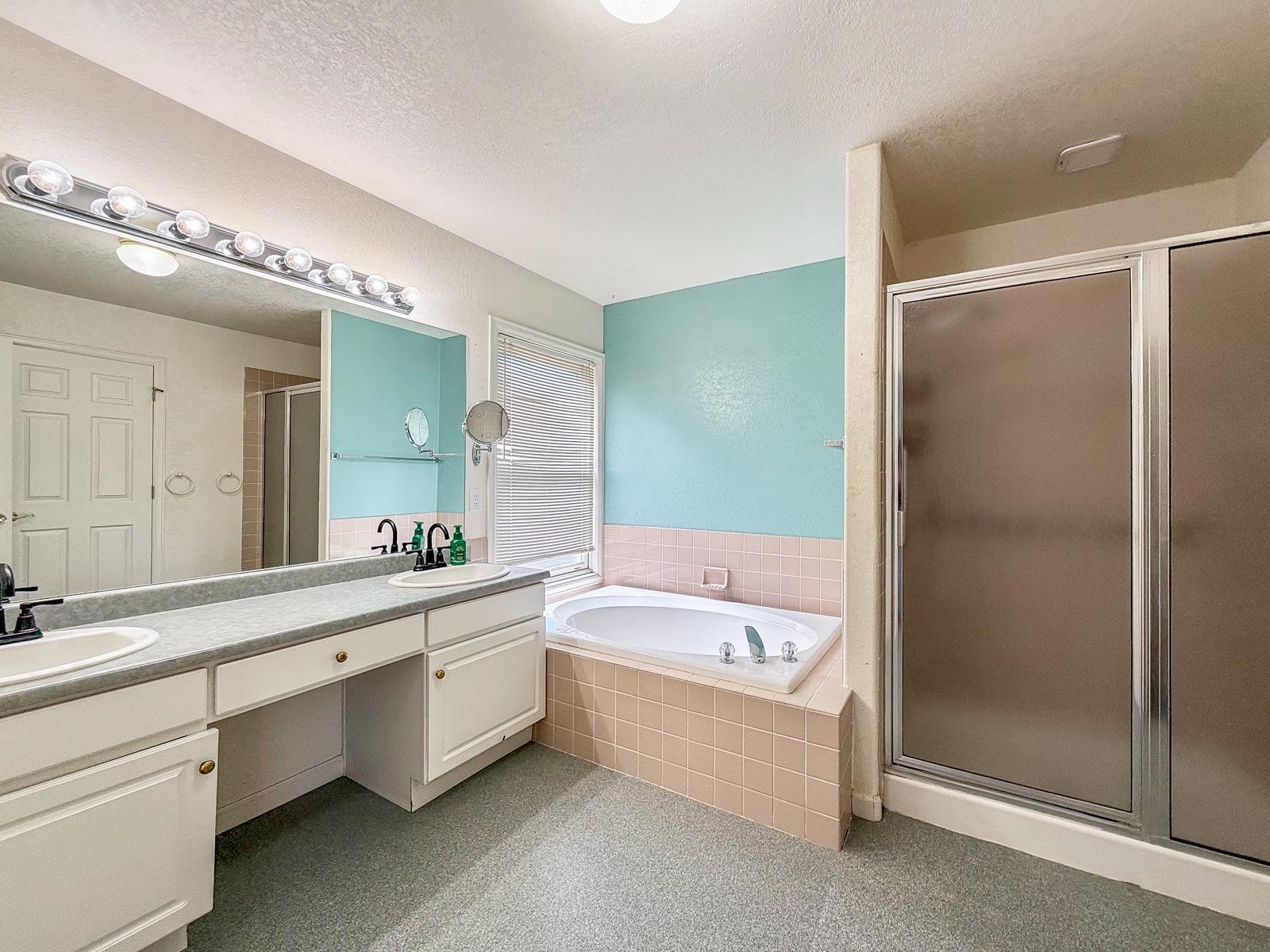 100 Juniper Lane Property Photo 12