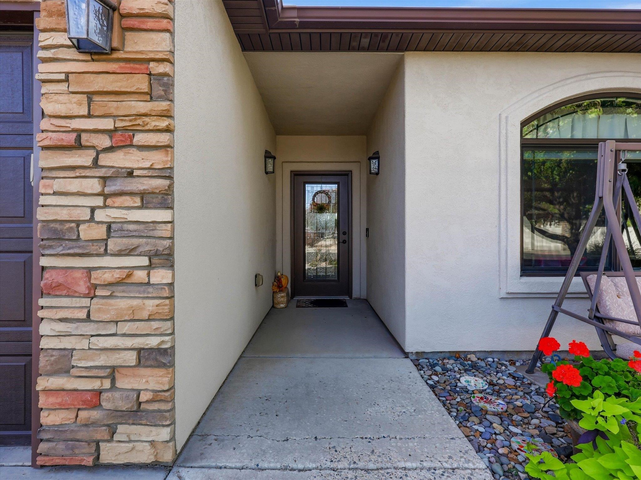 2913 Brodick Way Property Photo 4