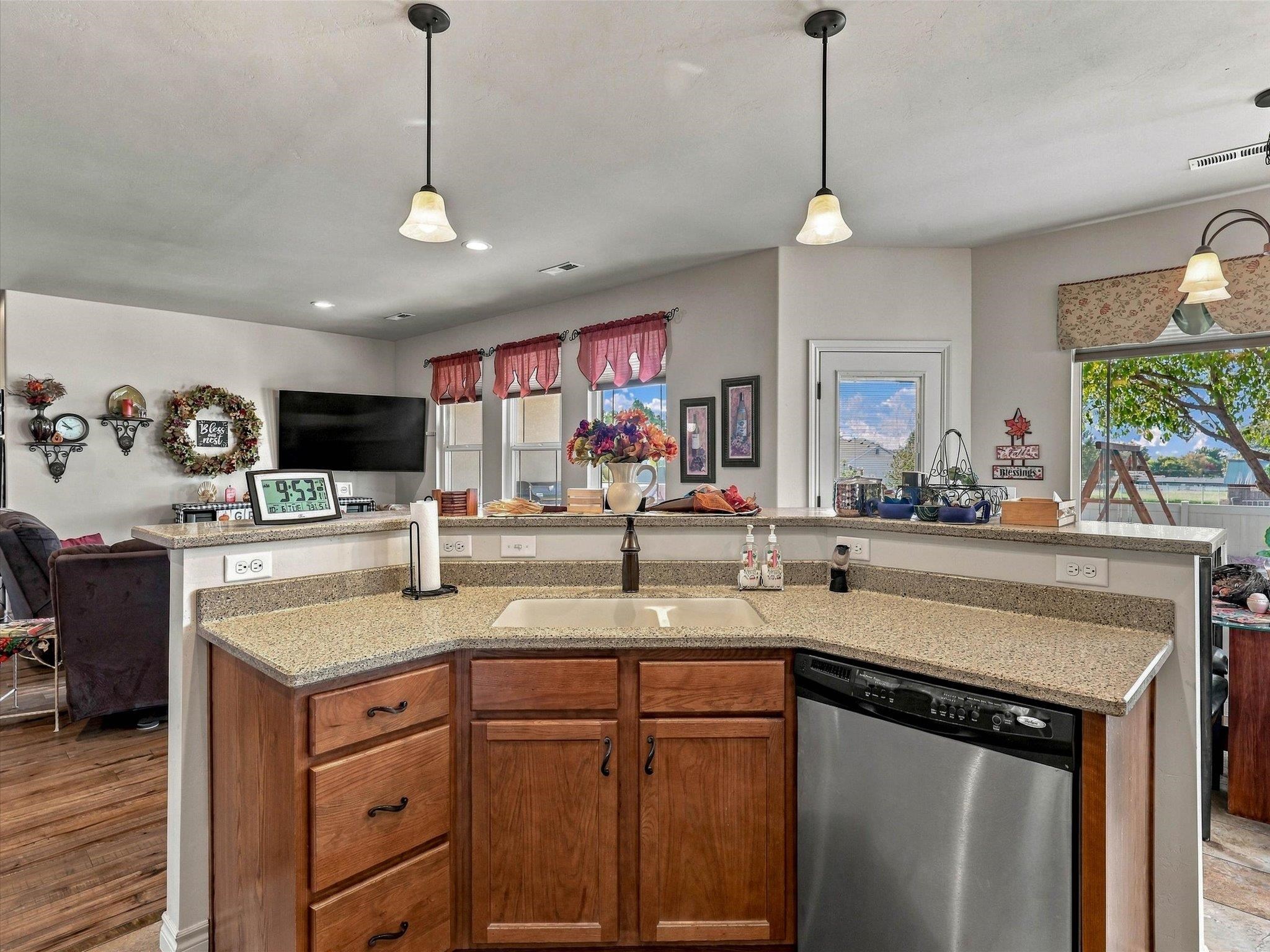 2913 Brodick Way Property Photo 11