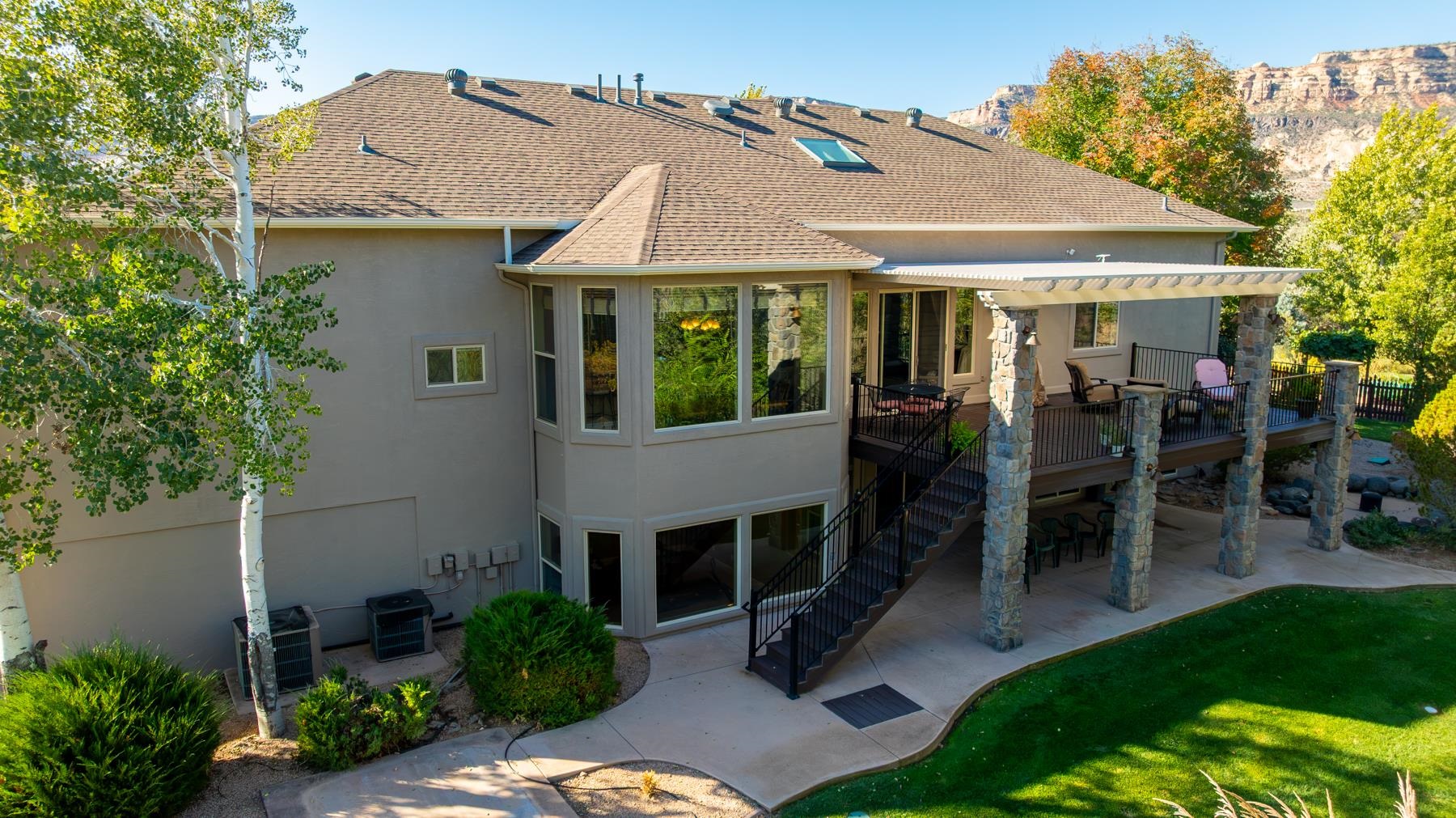 448 Tuscany Court Property Photo 3