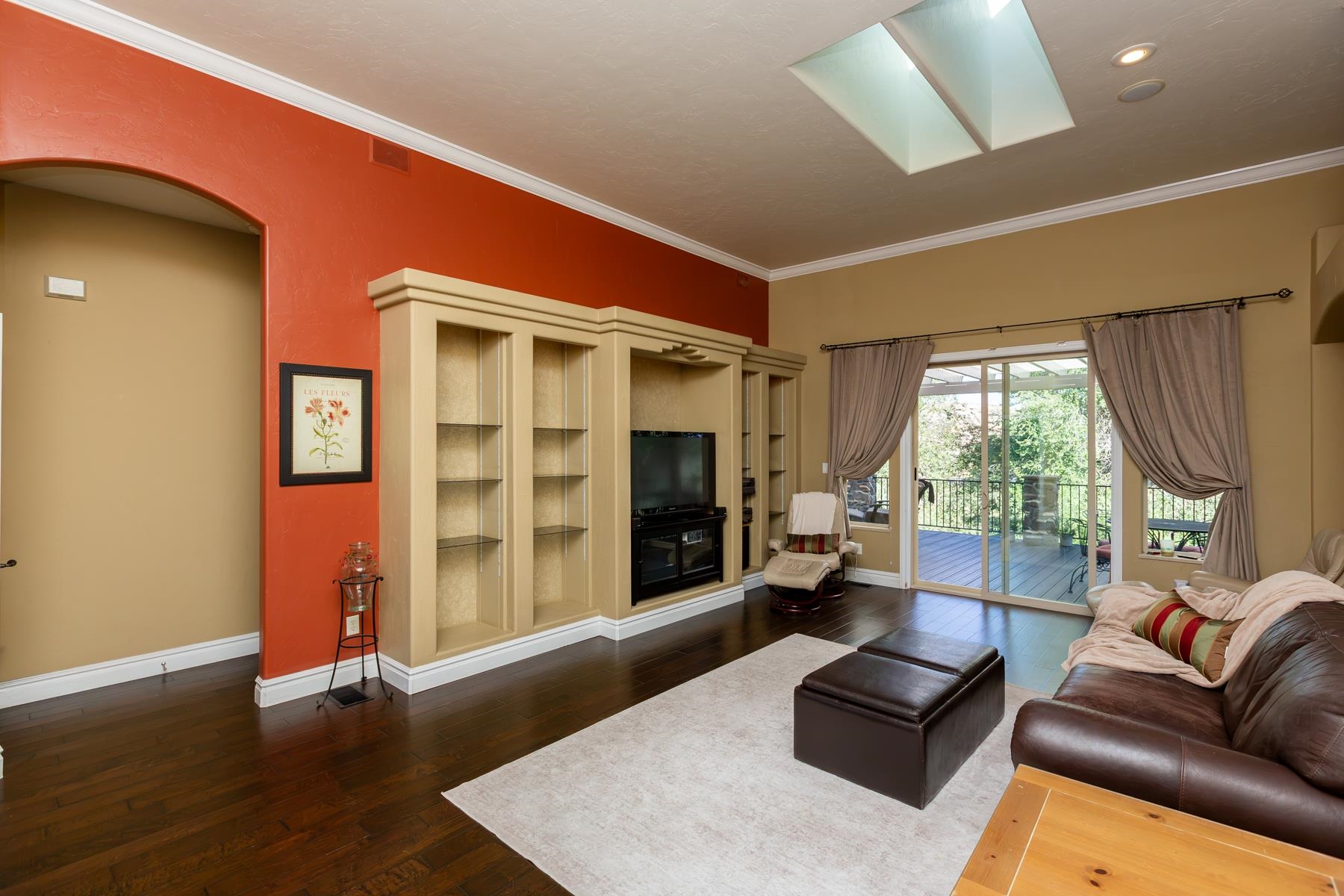 448 Tuscany Court Property Photo 6