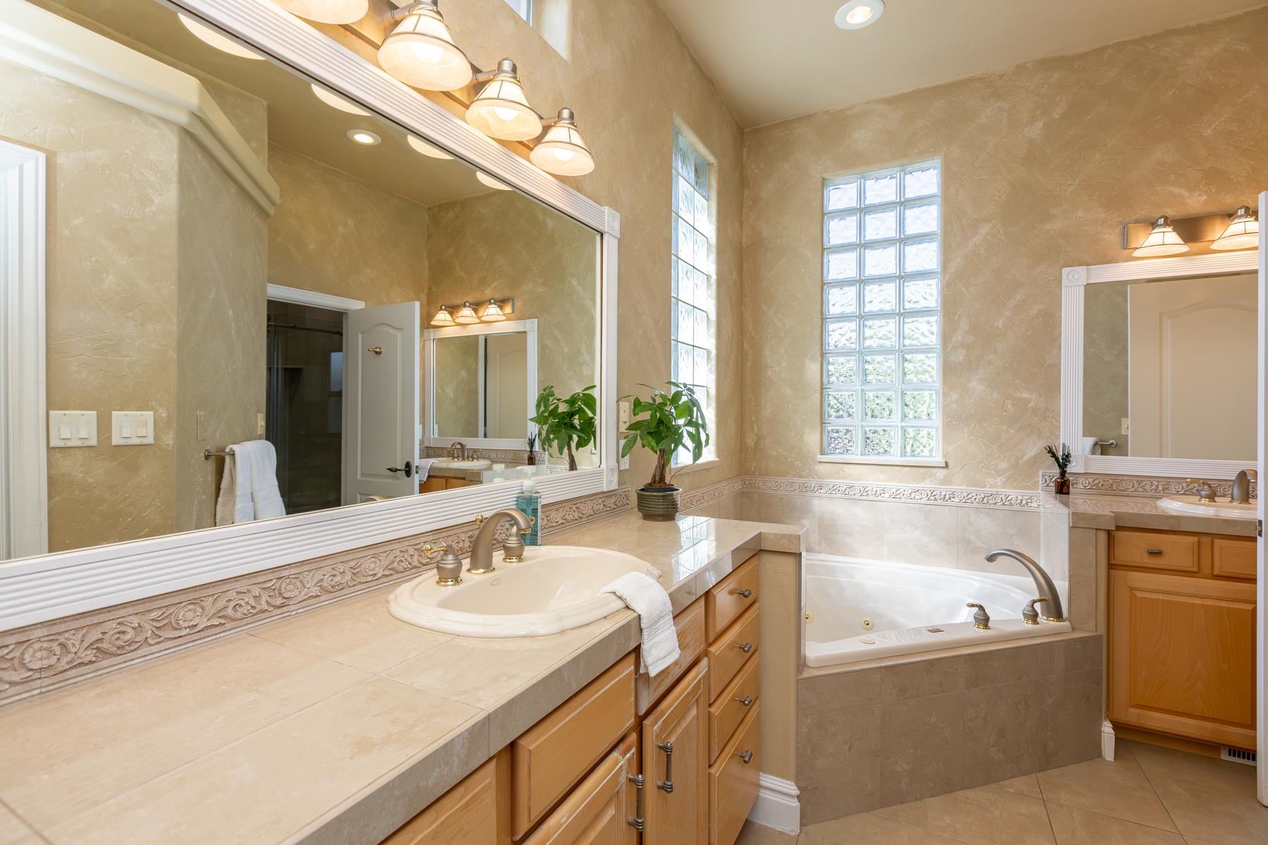 448 Tuscany Court Property Photo 11
