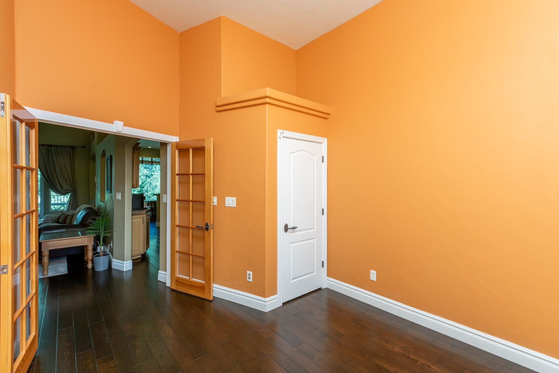 448 Tuscany Court Property Photo 18