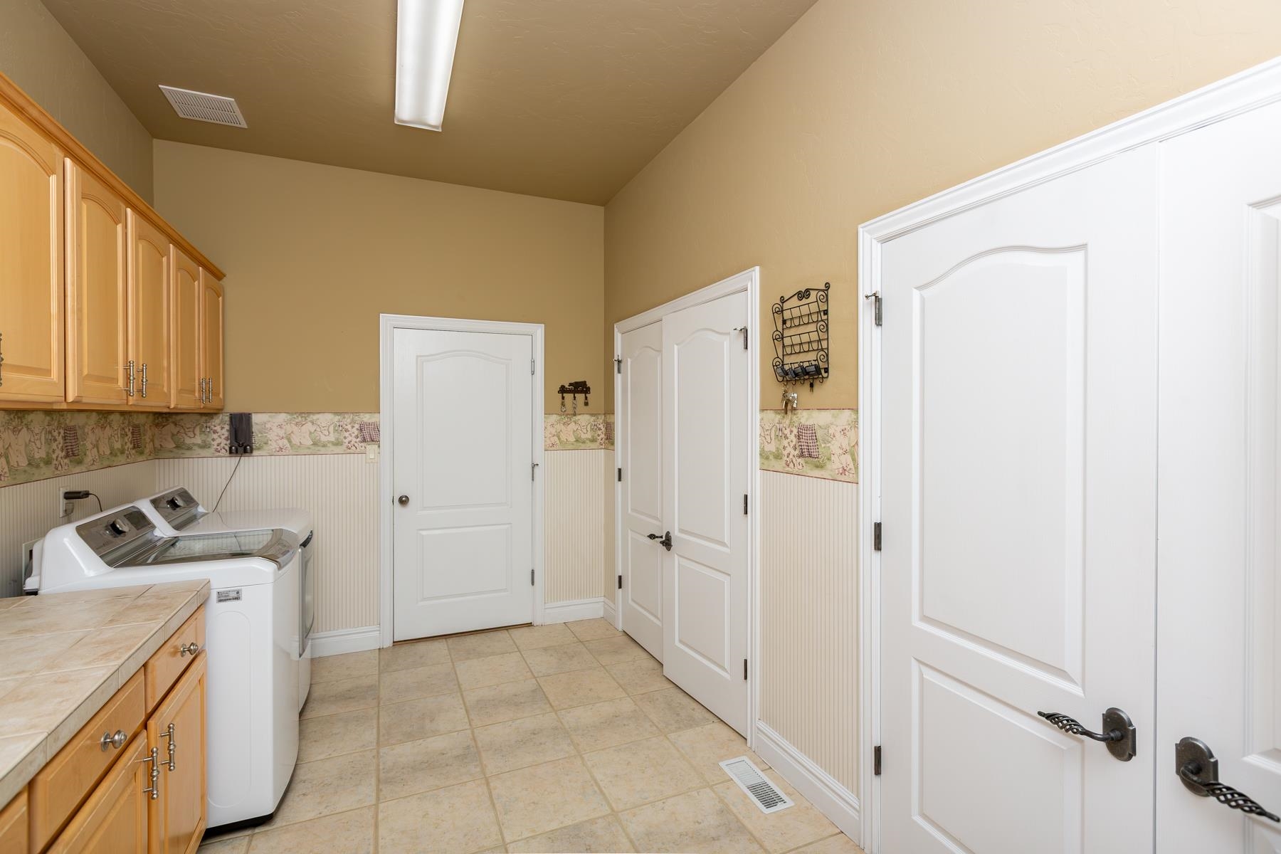 448 Tuscany Court Property Photo 19