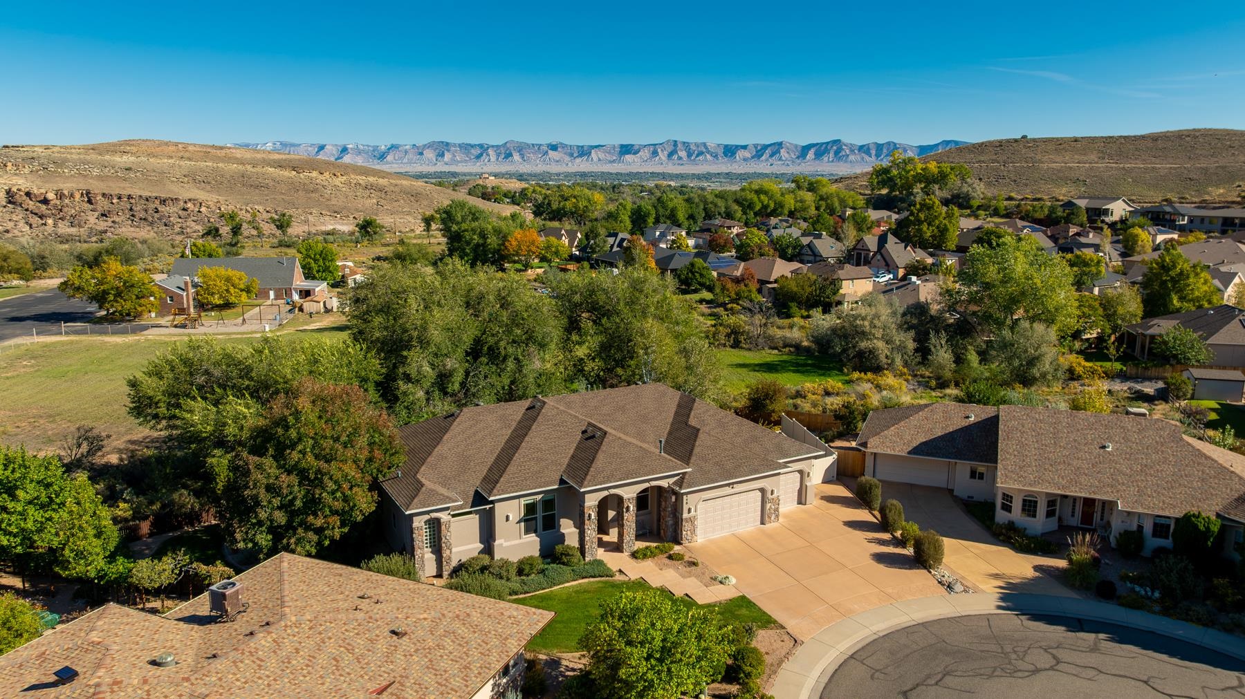 448 Tuscany Court Property Photo 33