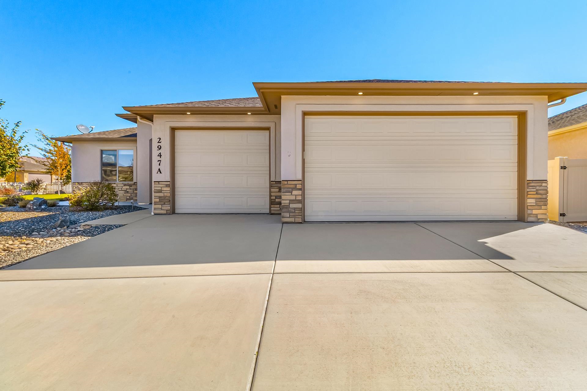2947 Brodick Way Property Photo 4