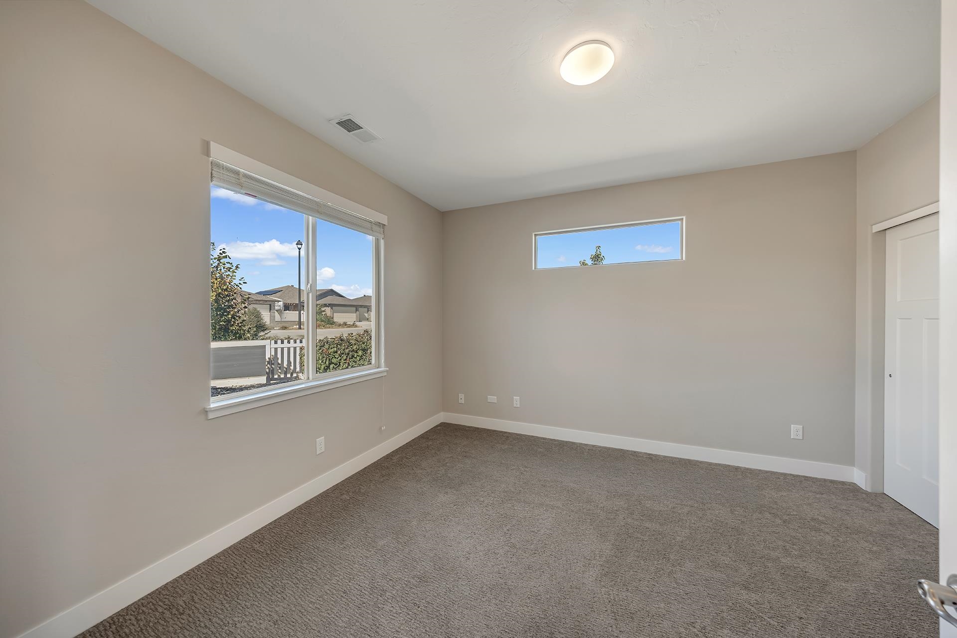 2947 Brodick Way Property Photo 31