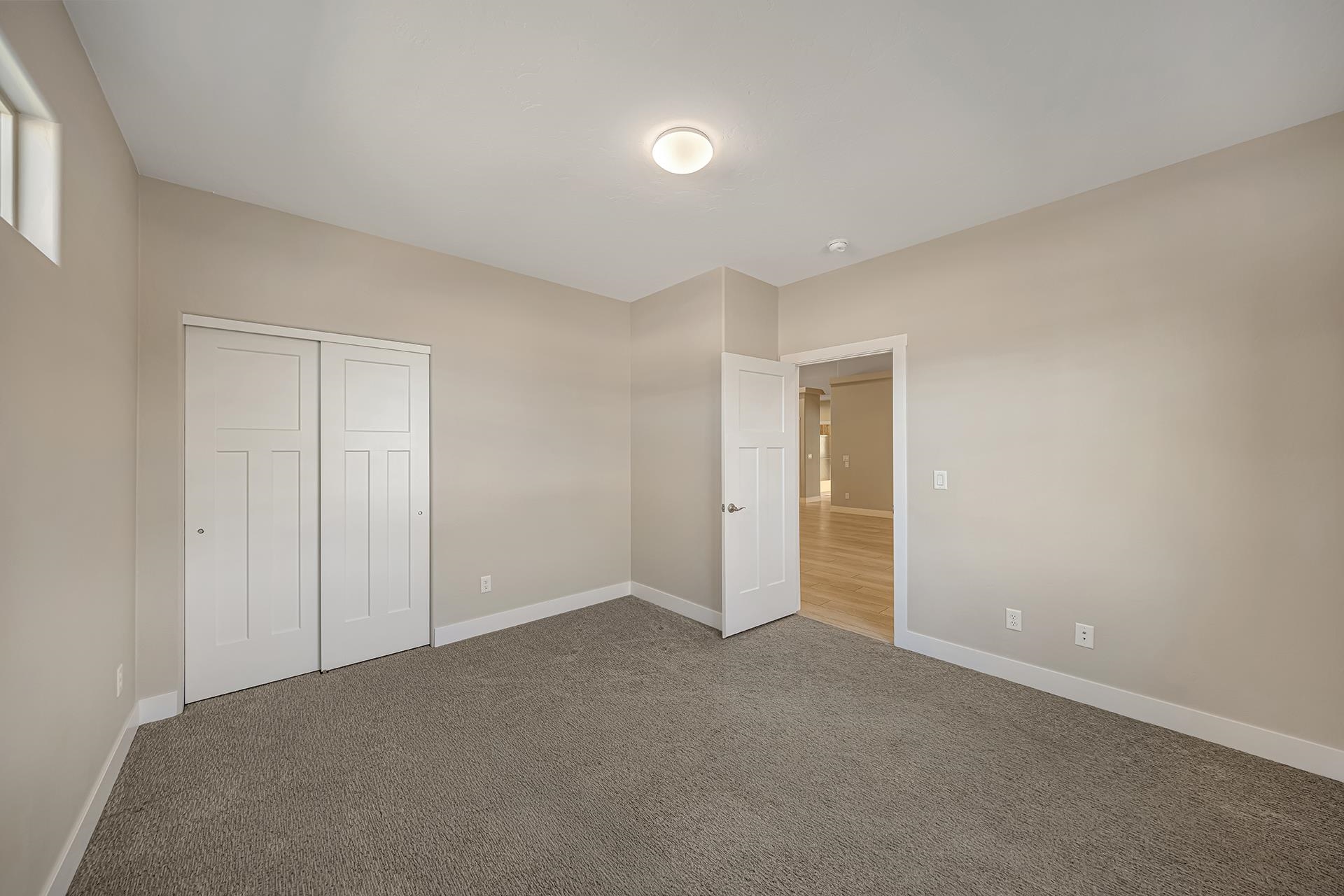 2947 Brodick Way Property Photo 32