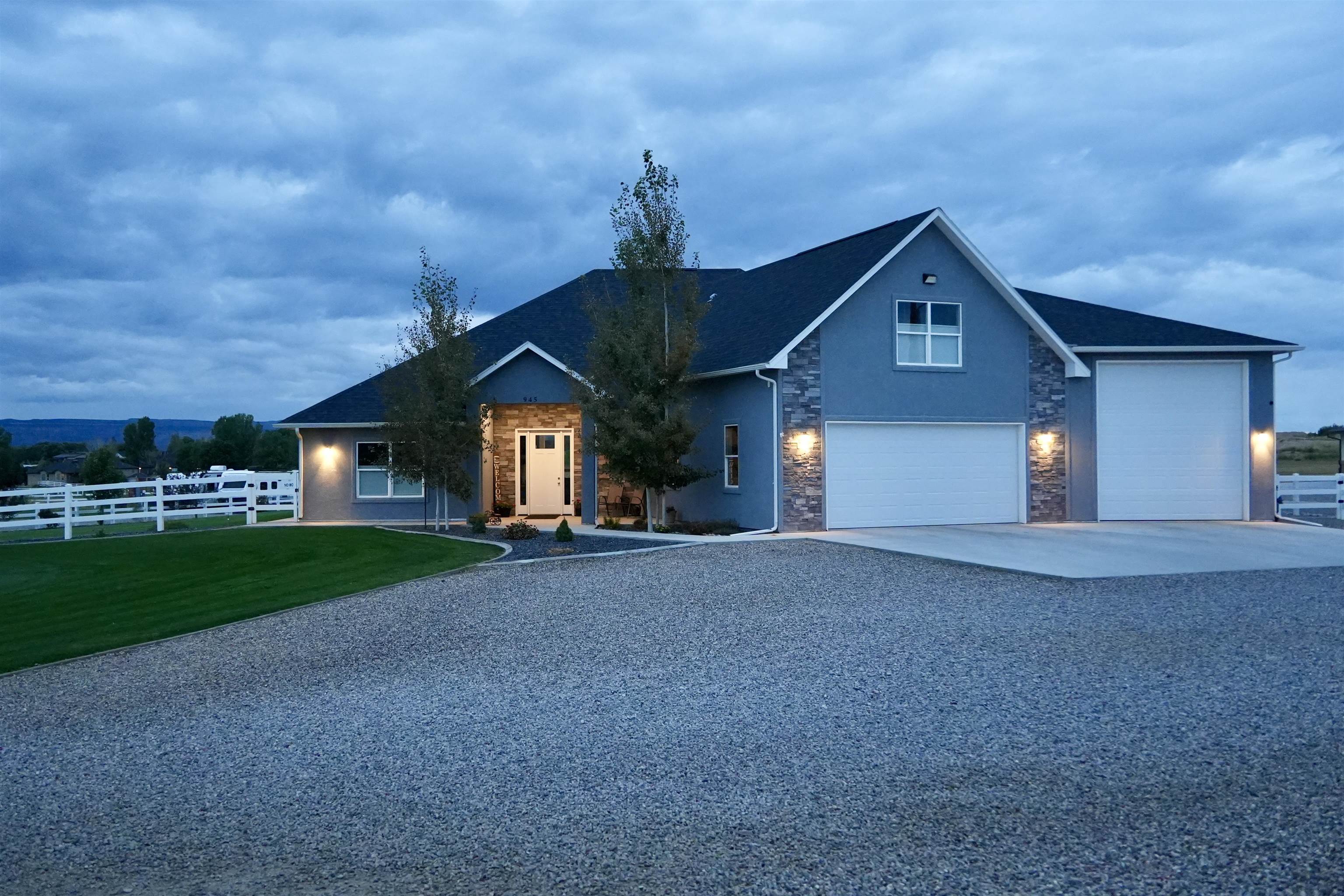 945 26 Road Property Photo 1