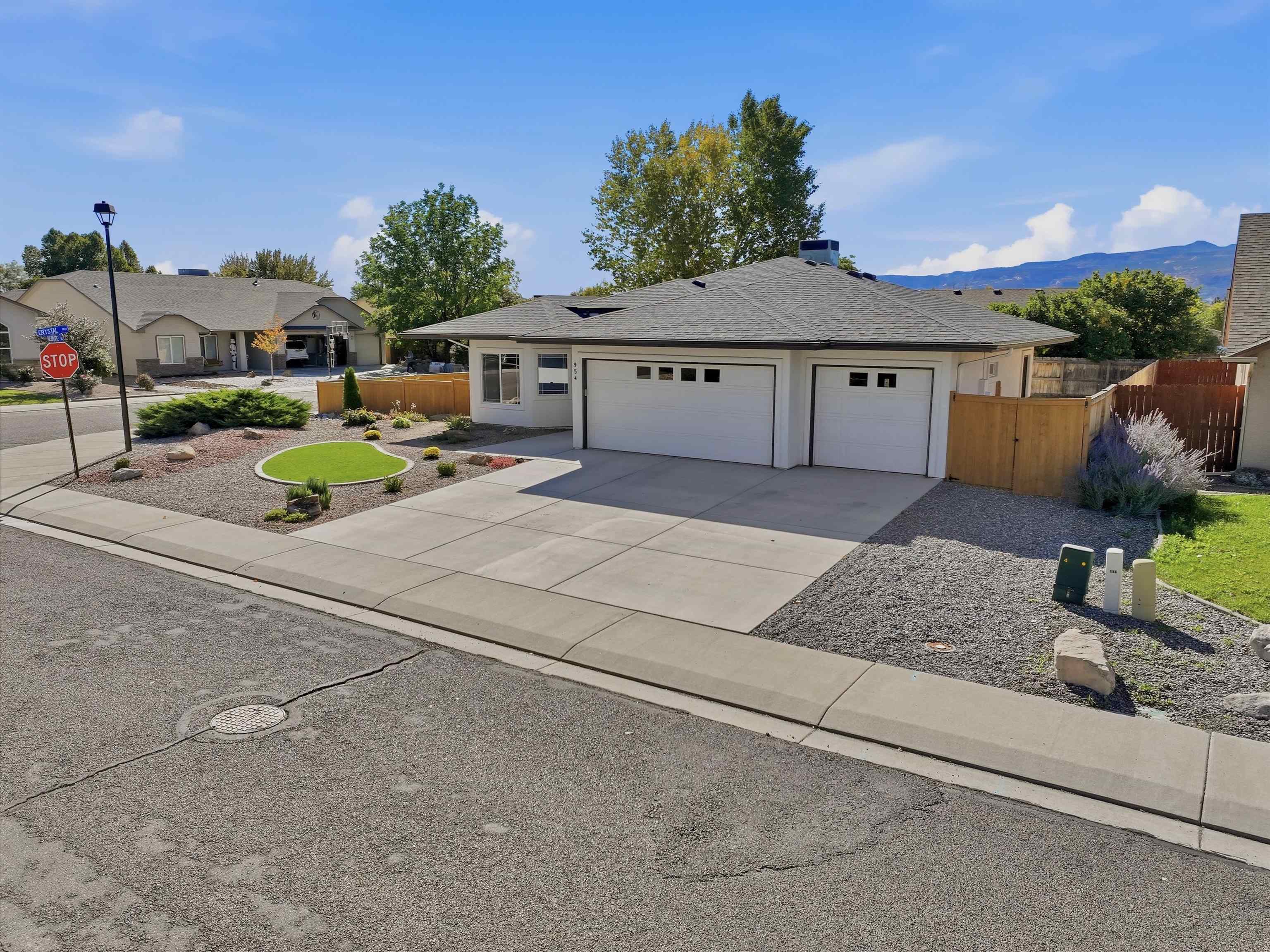 954 Azurite Drive Property Photo 3