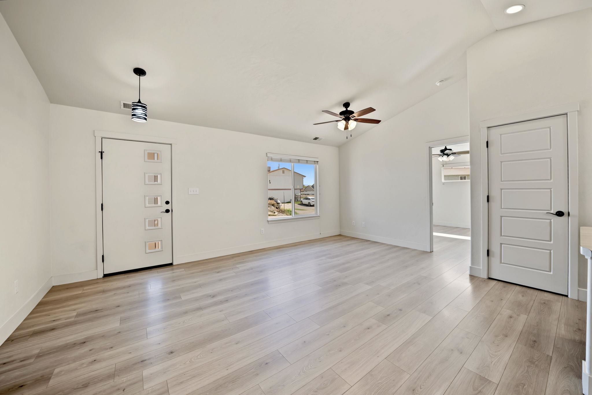 2913 Bookcliff Avenue Property Photo 4