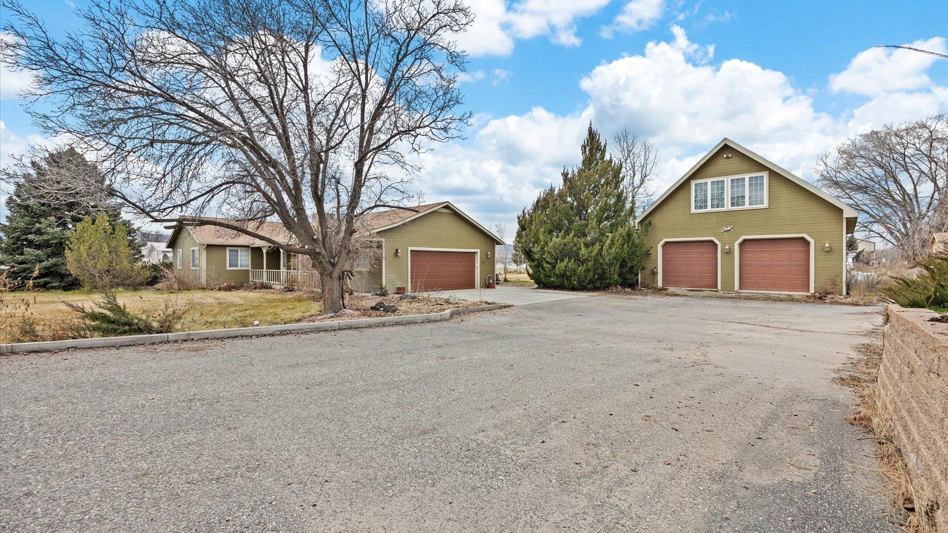 1195 17 1/2 Road Property Photo 1