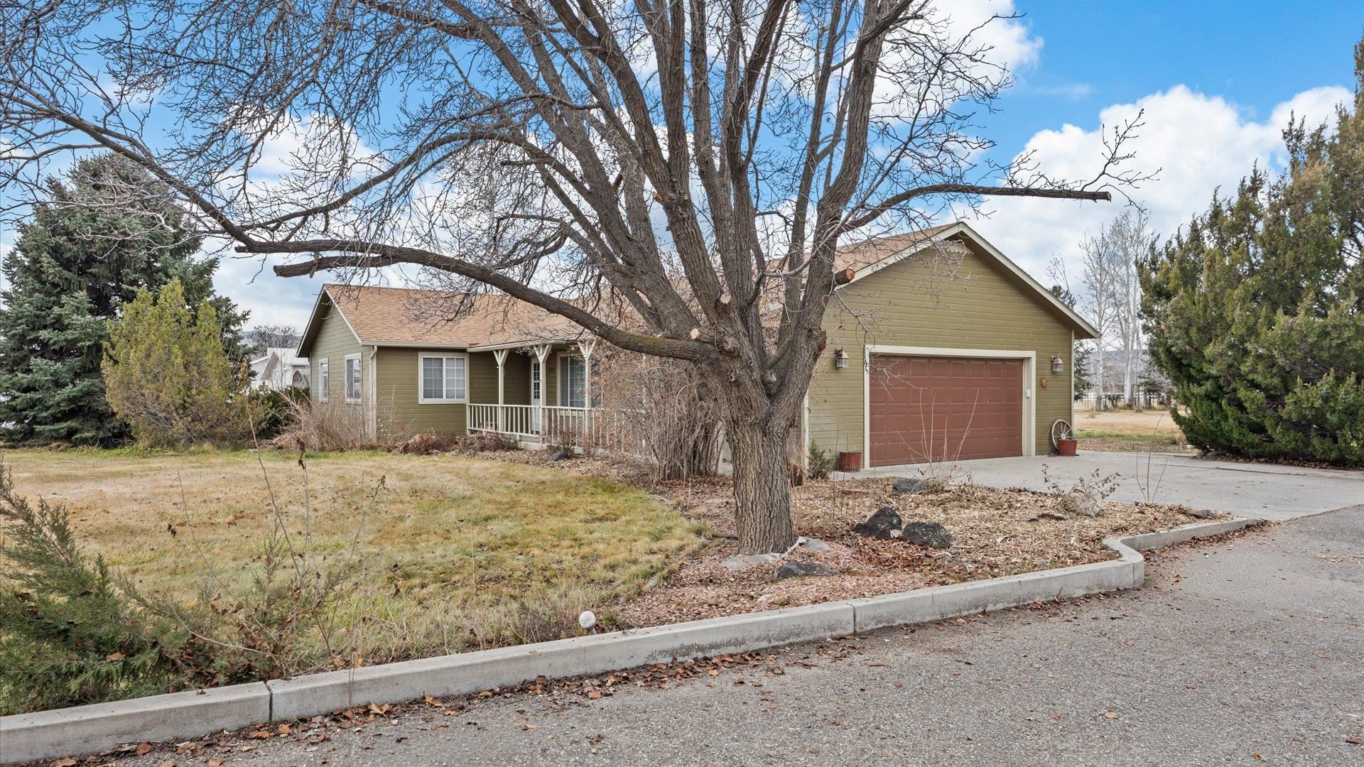 1195 17 1/2 Road Property Photo 3