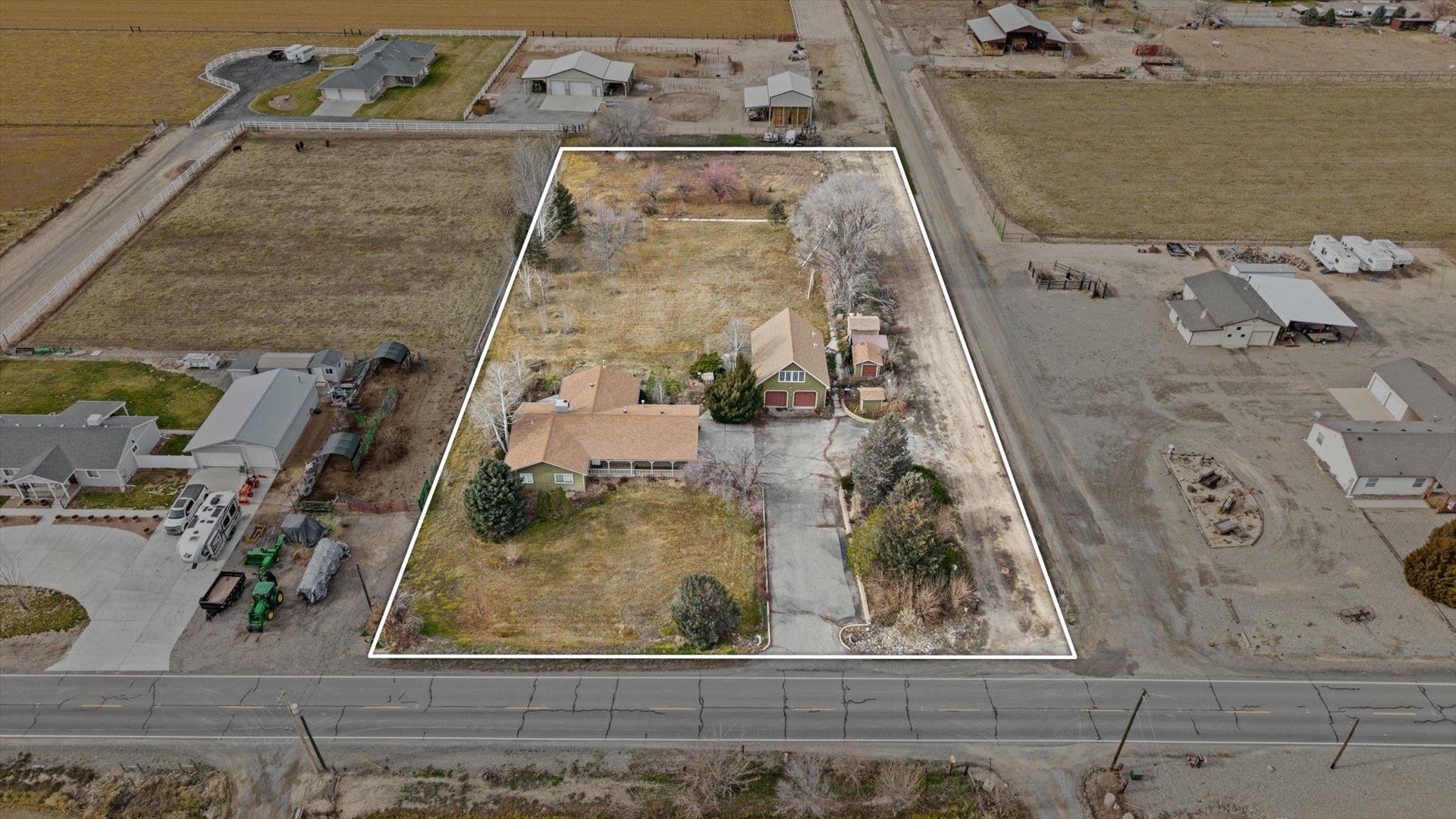 1195 17 1/2 Road Property Photo 5