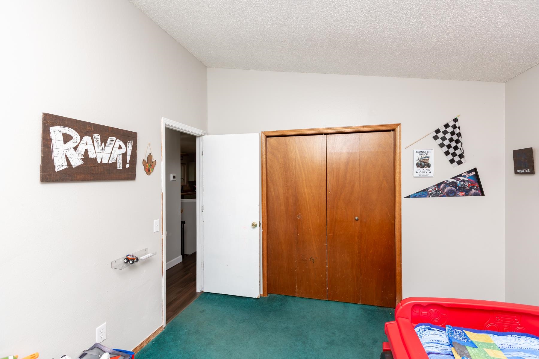 257 Nashua Court Property Photo 17