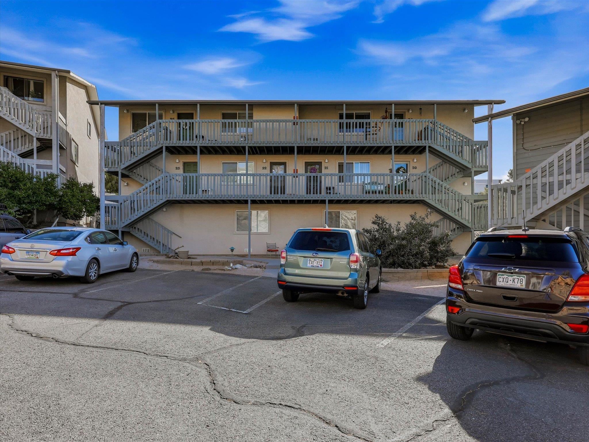 406 Ridges Boulevard Property Photo 1