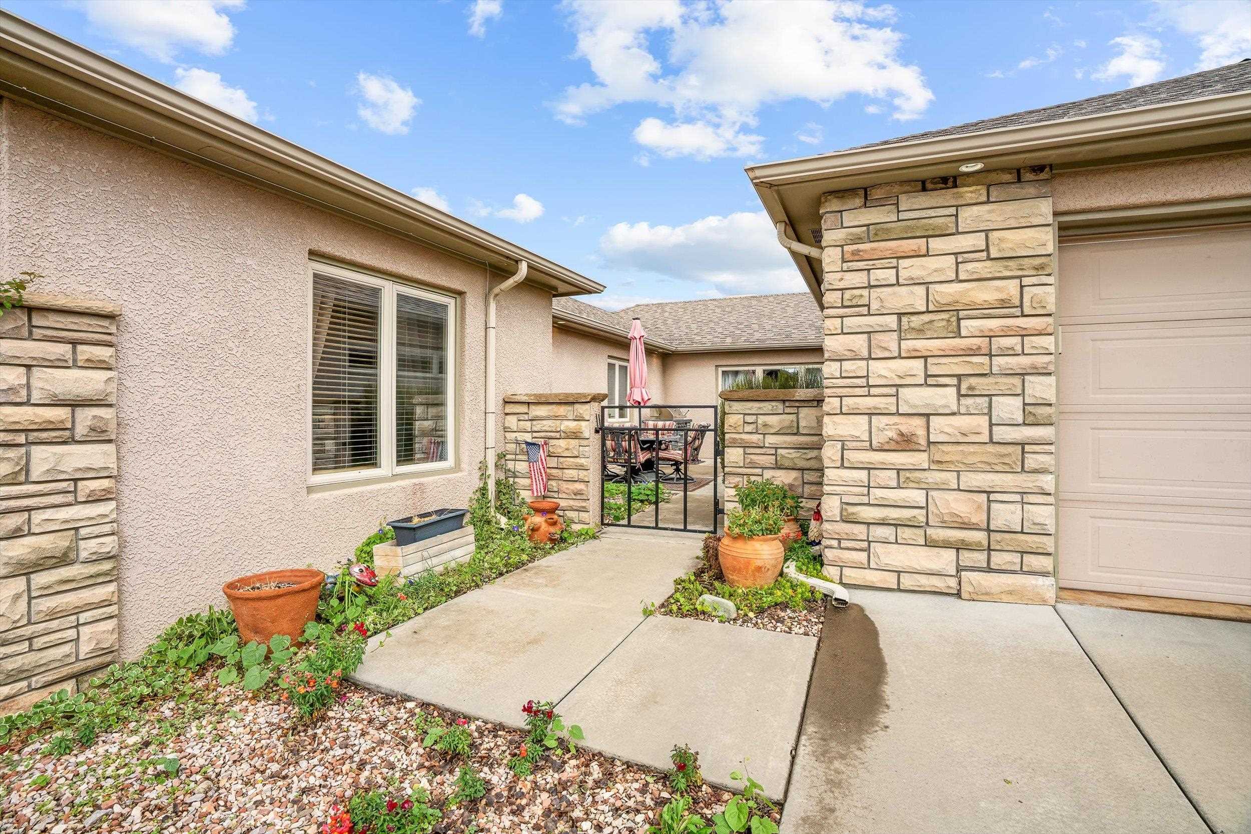 1235 Wolf Creek Court Property Photo 2