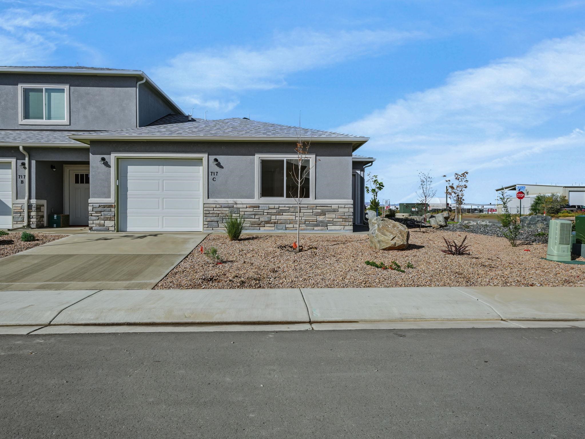 717 Royal Canyon Street Property Photo 1