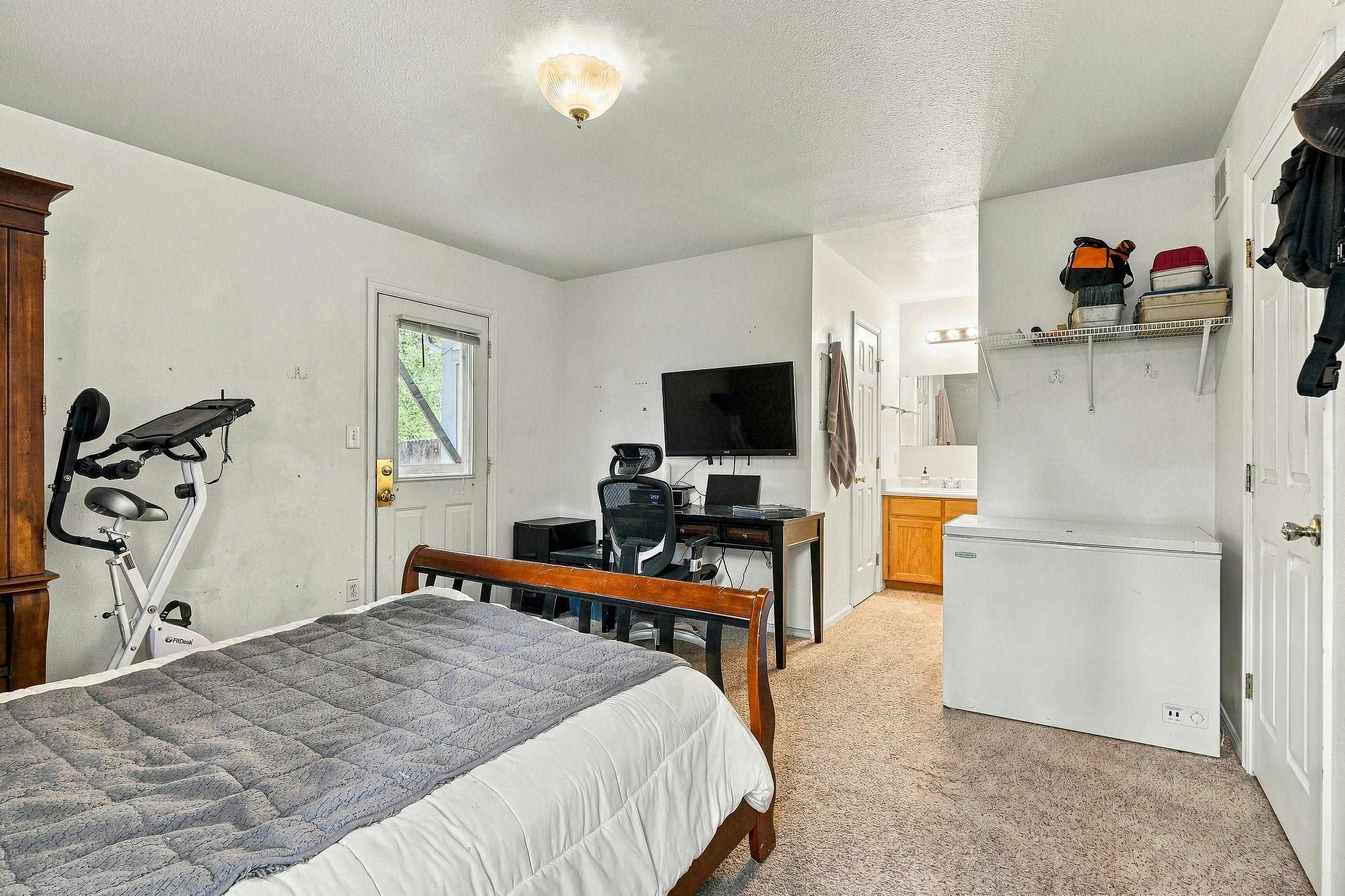 559 W Willow Court Property Photo 18