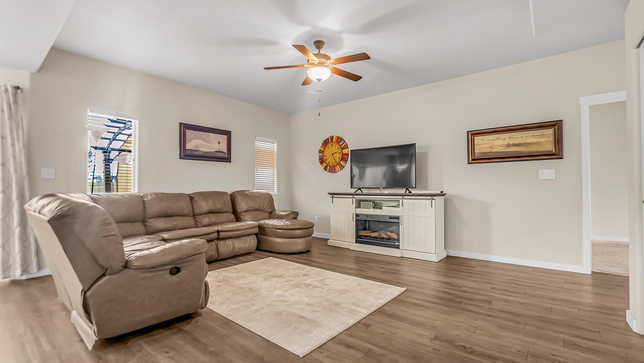 2477 Tiptop Avenue Property Photo 4