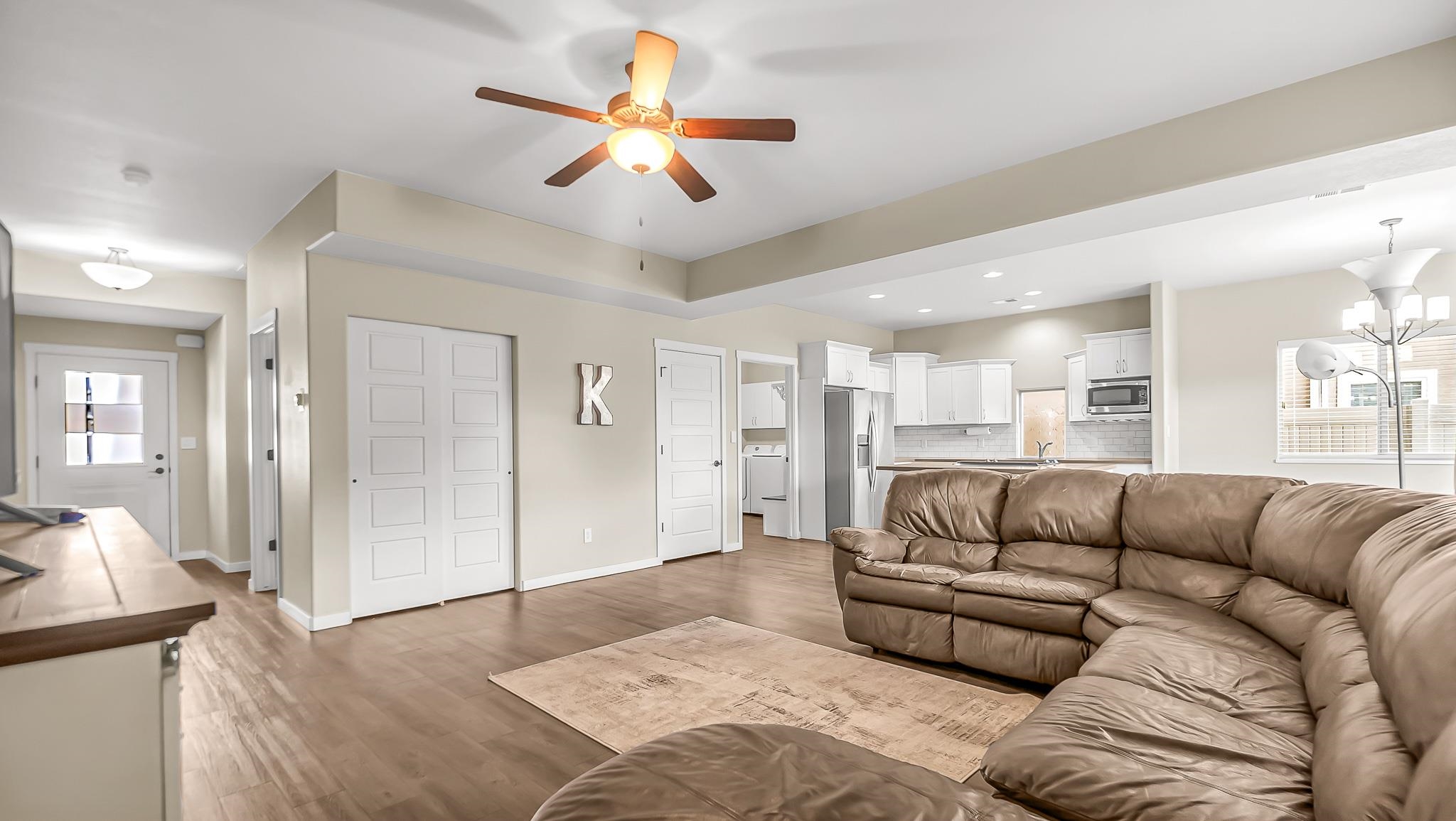 2477 Tiptop Avenue Property Photo 5