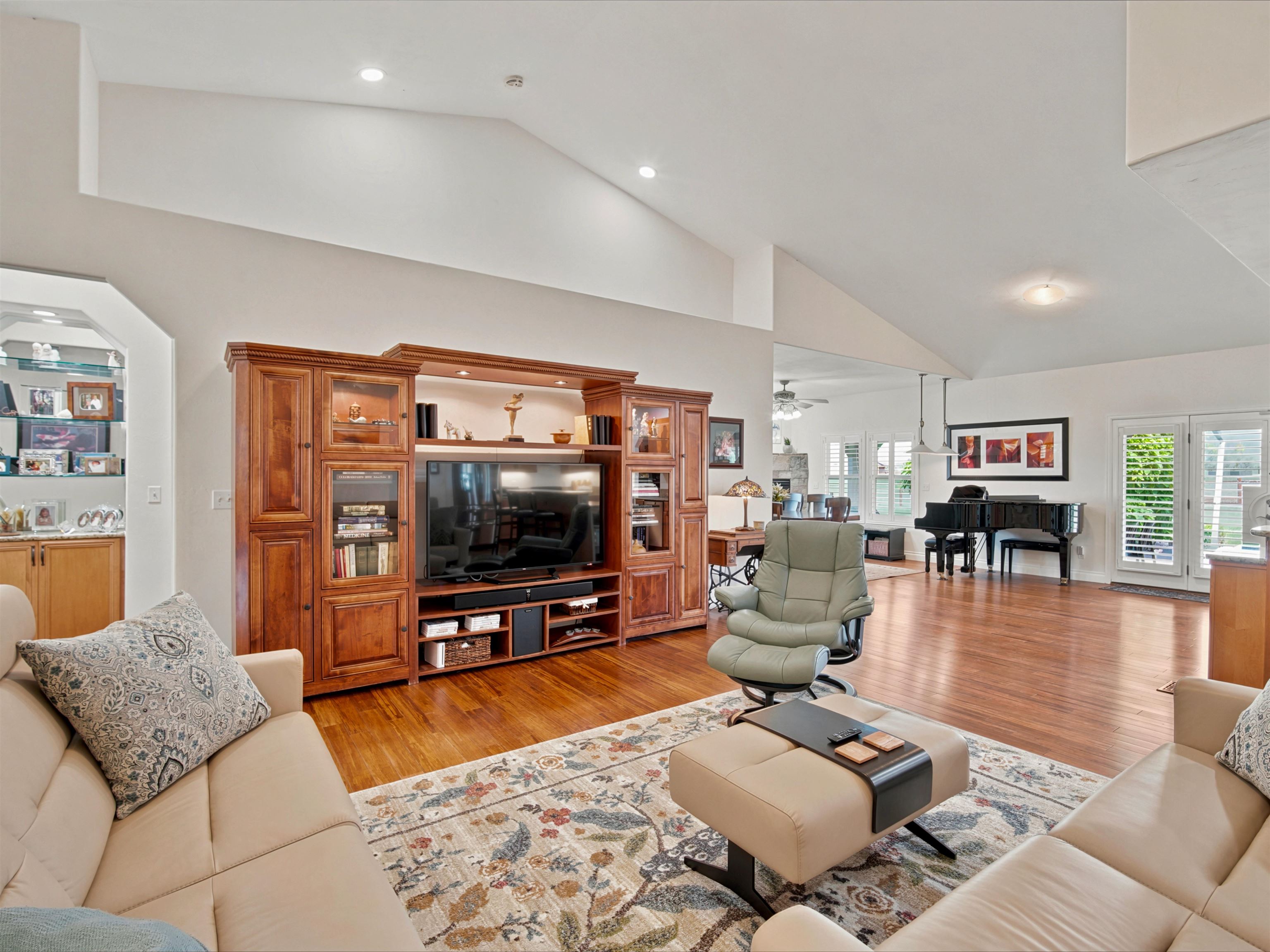 2448 Red Ranch Drive Property Photo 3