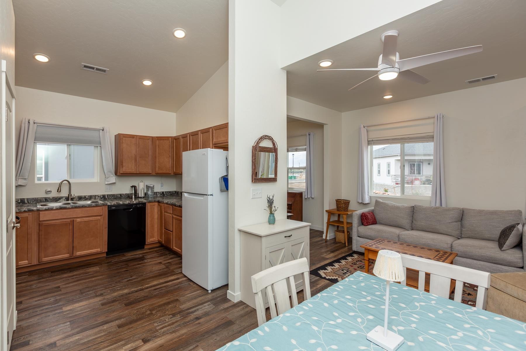 2352 Zion Canyon Avenue Property Photo 6