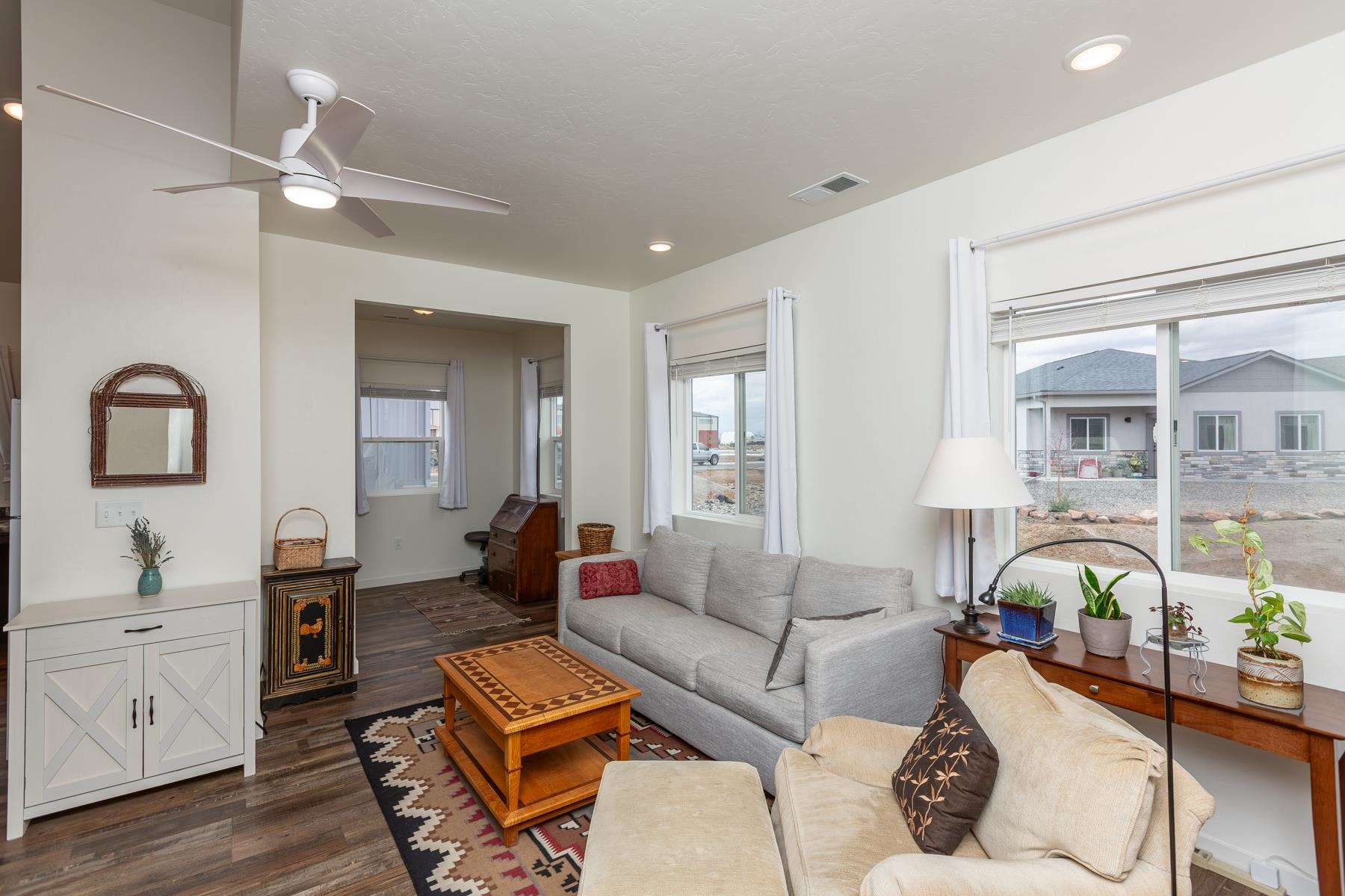 2352 Zion Canyon Avenue Property Photo 7