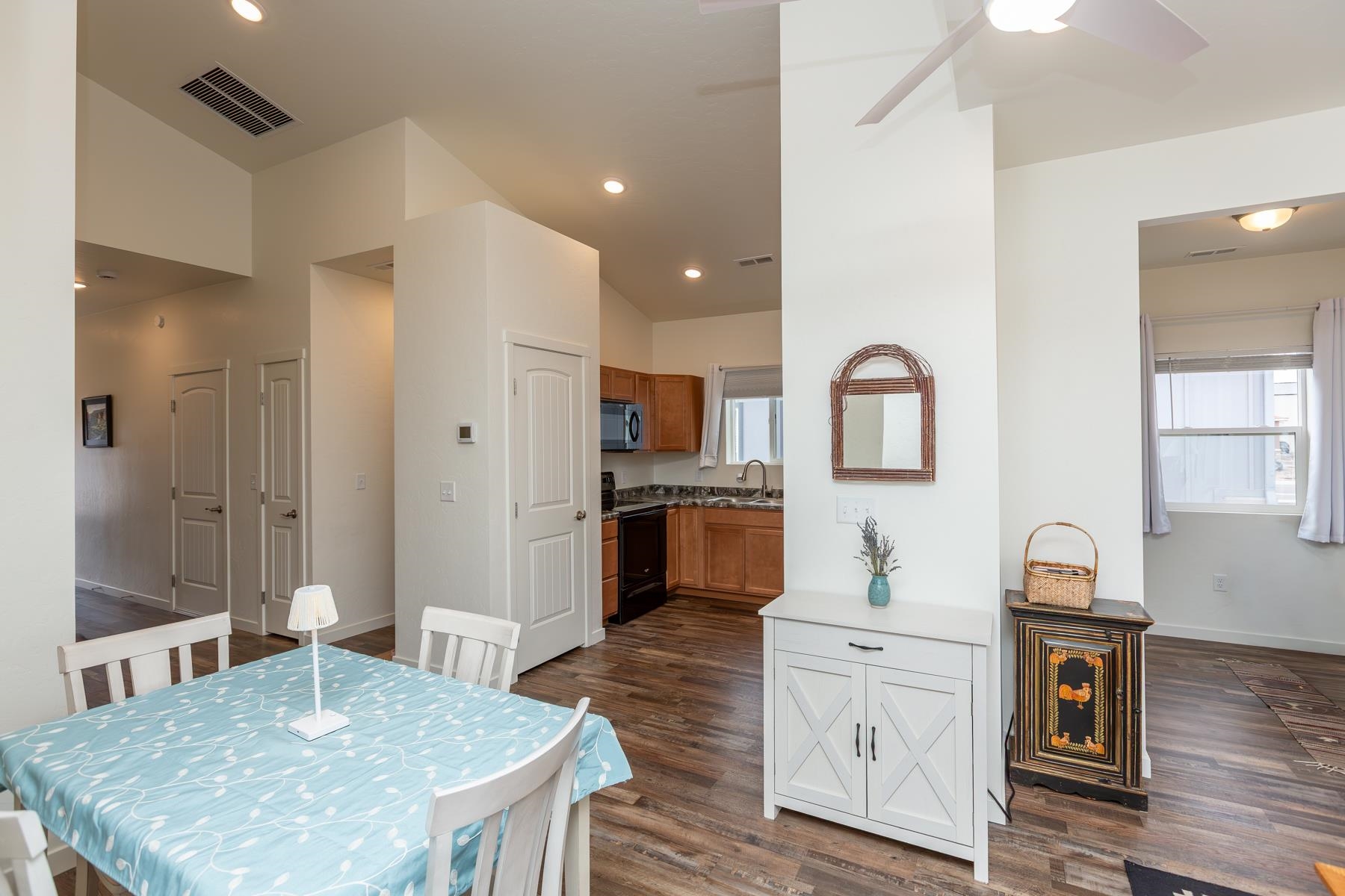 2352 Zion Canyon Avenue Property Photo 9
