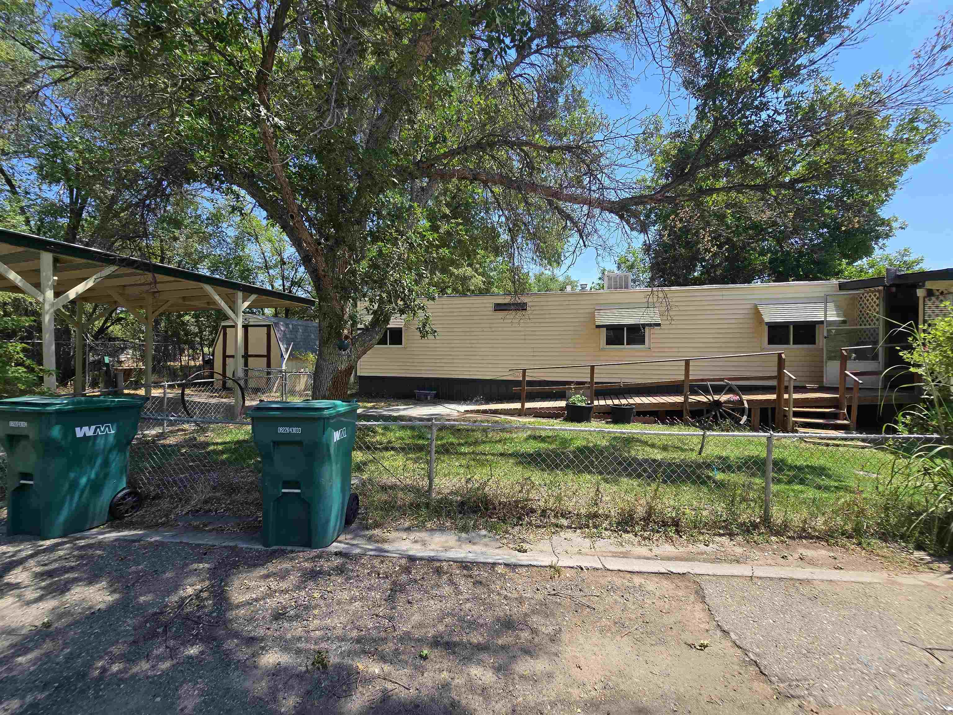 825 E Ottley Avenue Property Photo 3