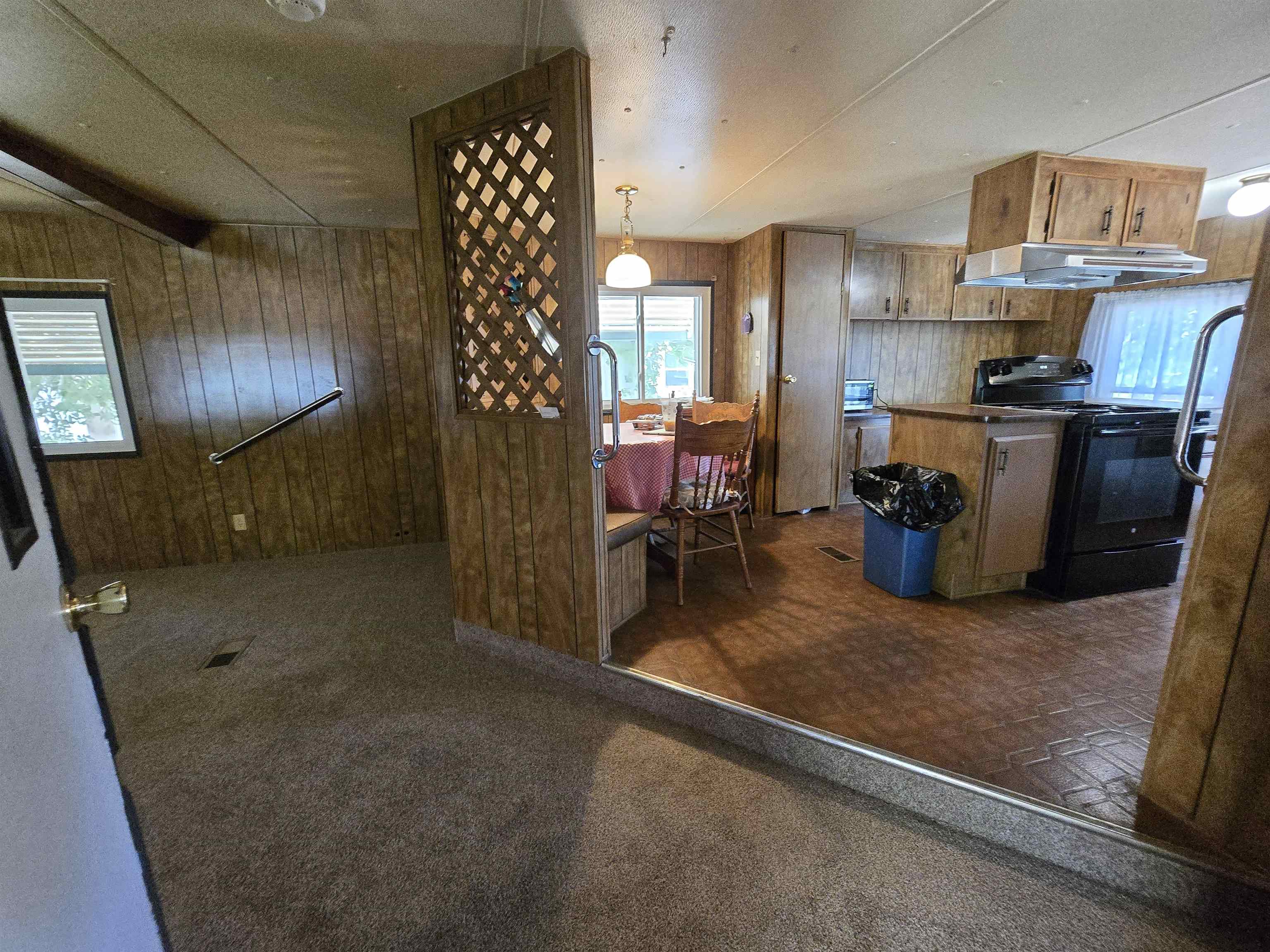 825 E Ottley Avenue Property Photo 8