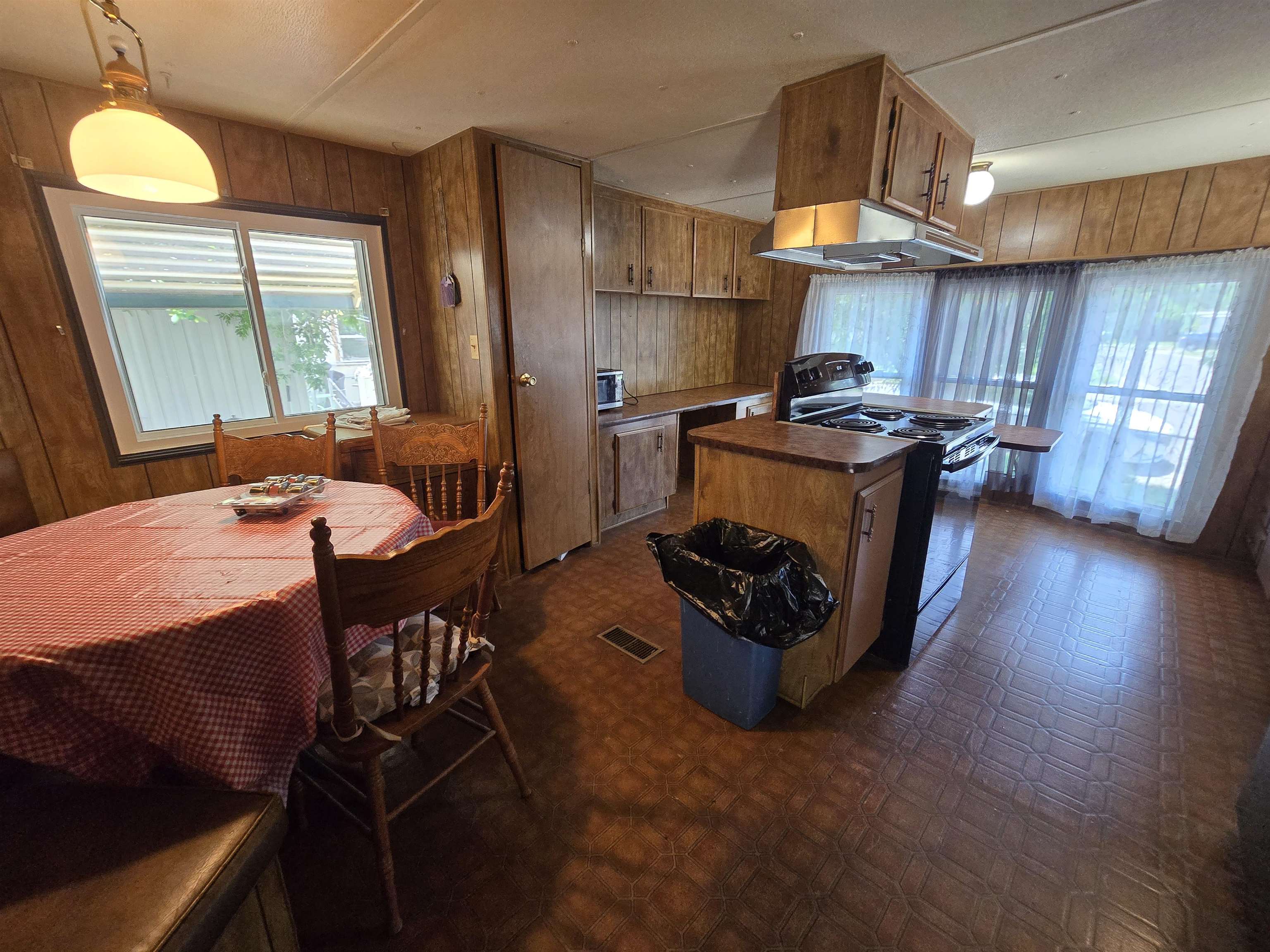 825 E Ottley Avenue Property Photo 9