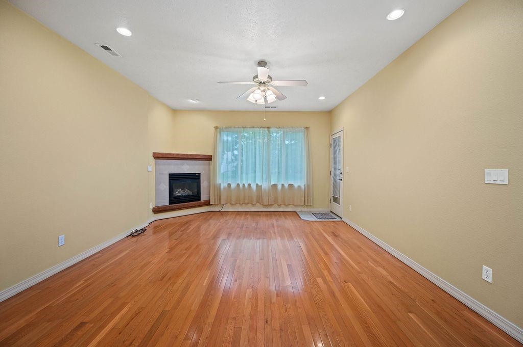 562 Garden Grove Court Property Photo 5