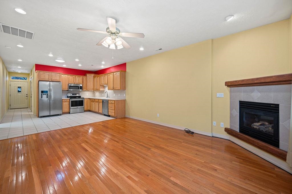 562 Garden Grove Court Property Photo 7