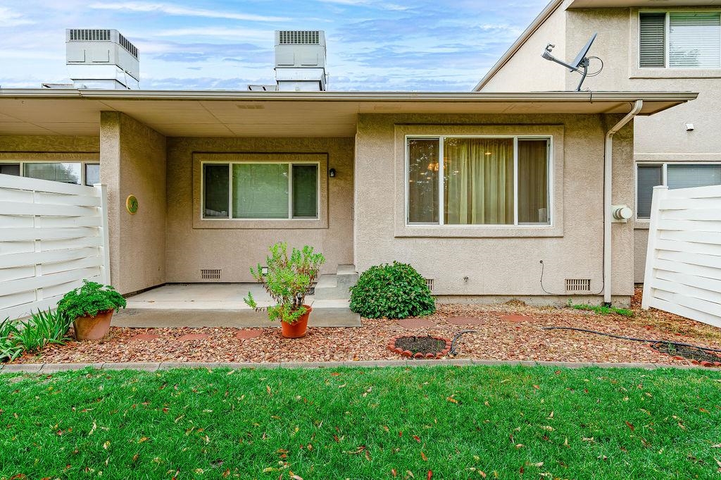 562 Garden Grove Court Property Photo 25