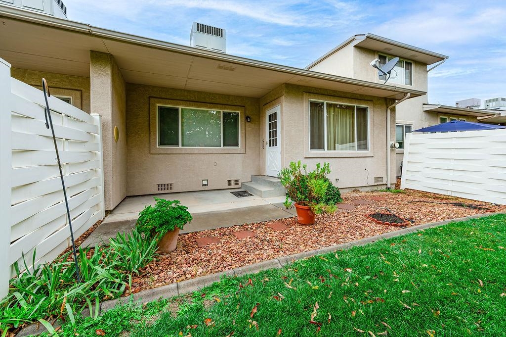 562 Garden Grove Court Property Photo 27