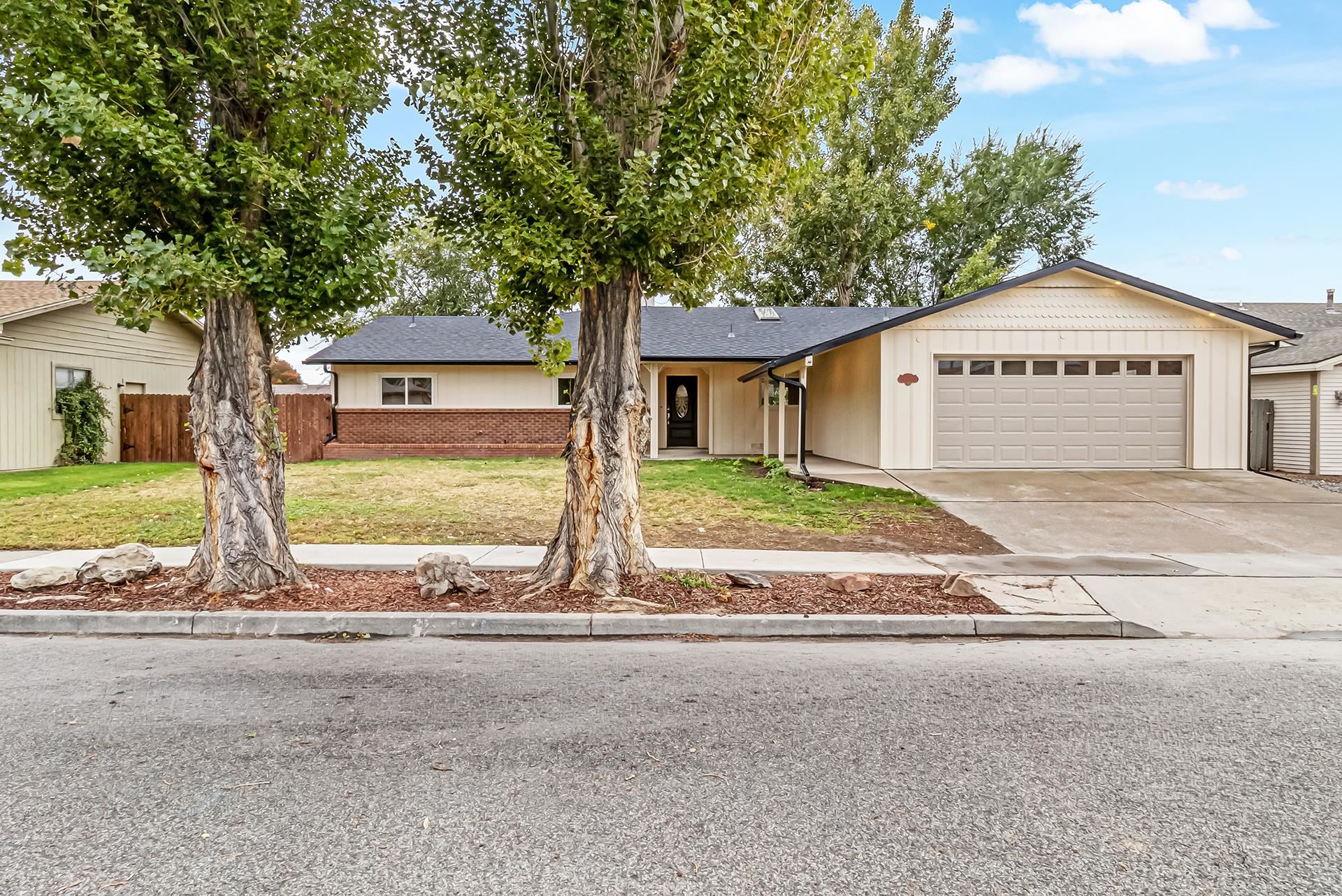 2305 Dogwood Court Property Photo 1
