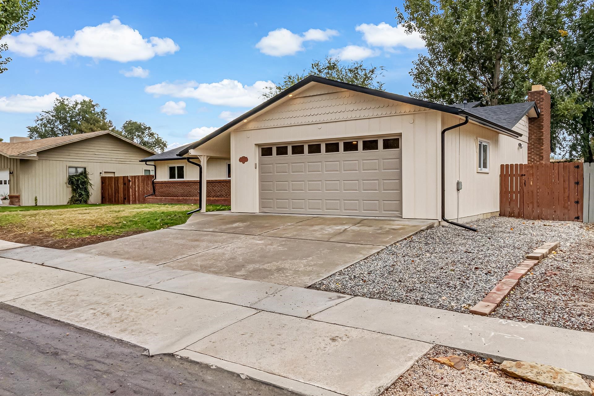 2305 Dogwood Court Property Photo 3