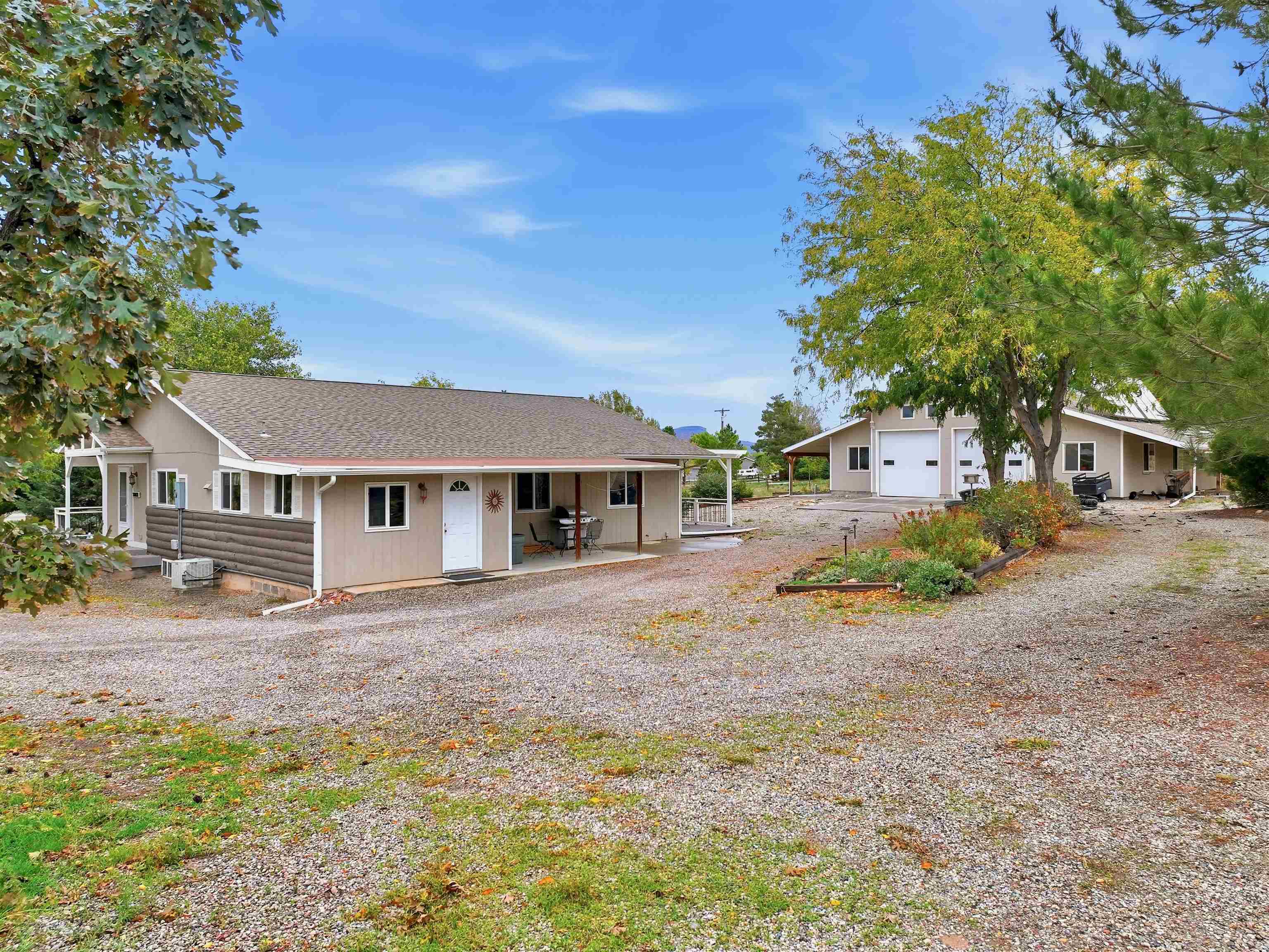 3127 C Road Property Photo 1